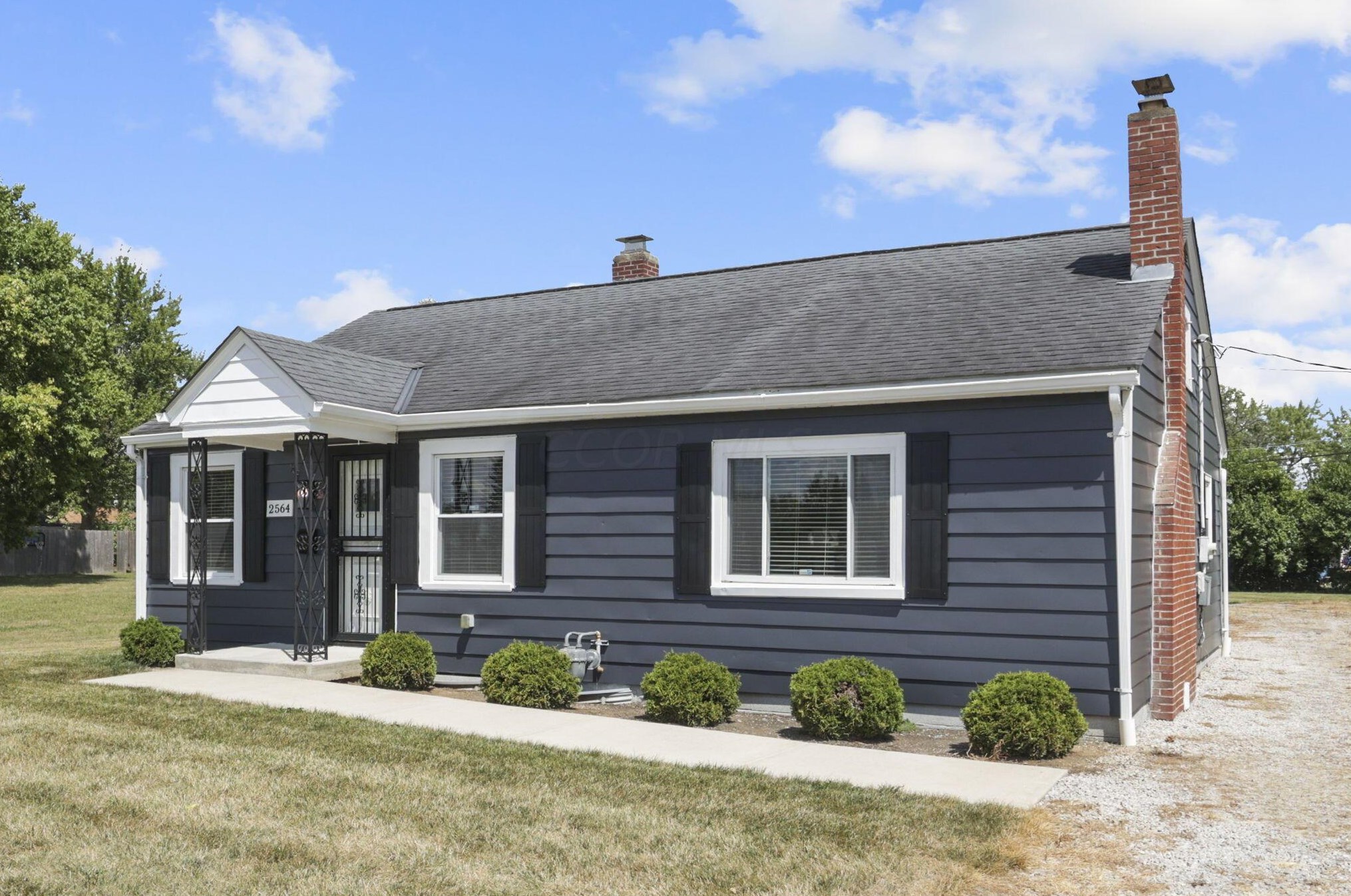 2564 Fairwood Ave, Columbus, OH 43207-2711