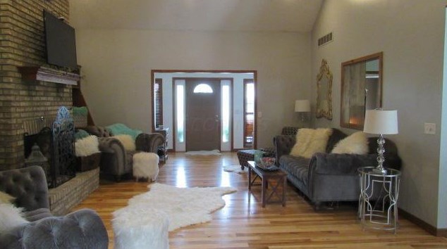 1716 Whispering Pines Ln, Bellefontaine, OH 43311