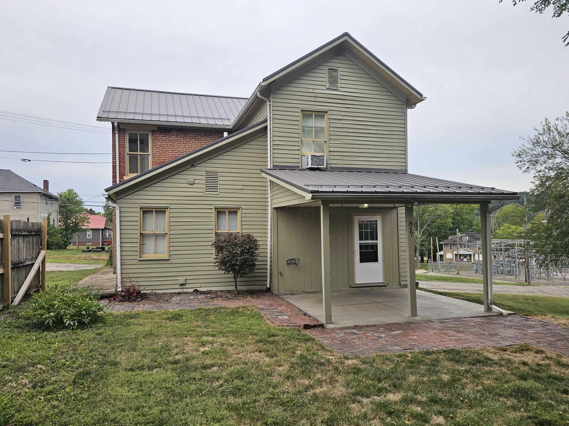 817 Hughes St, Zanesville, OH 43701