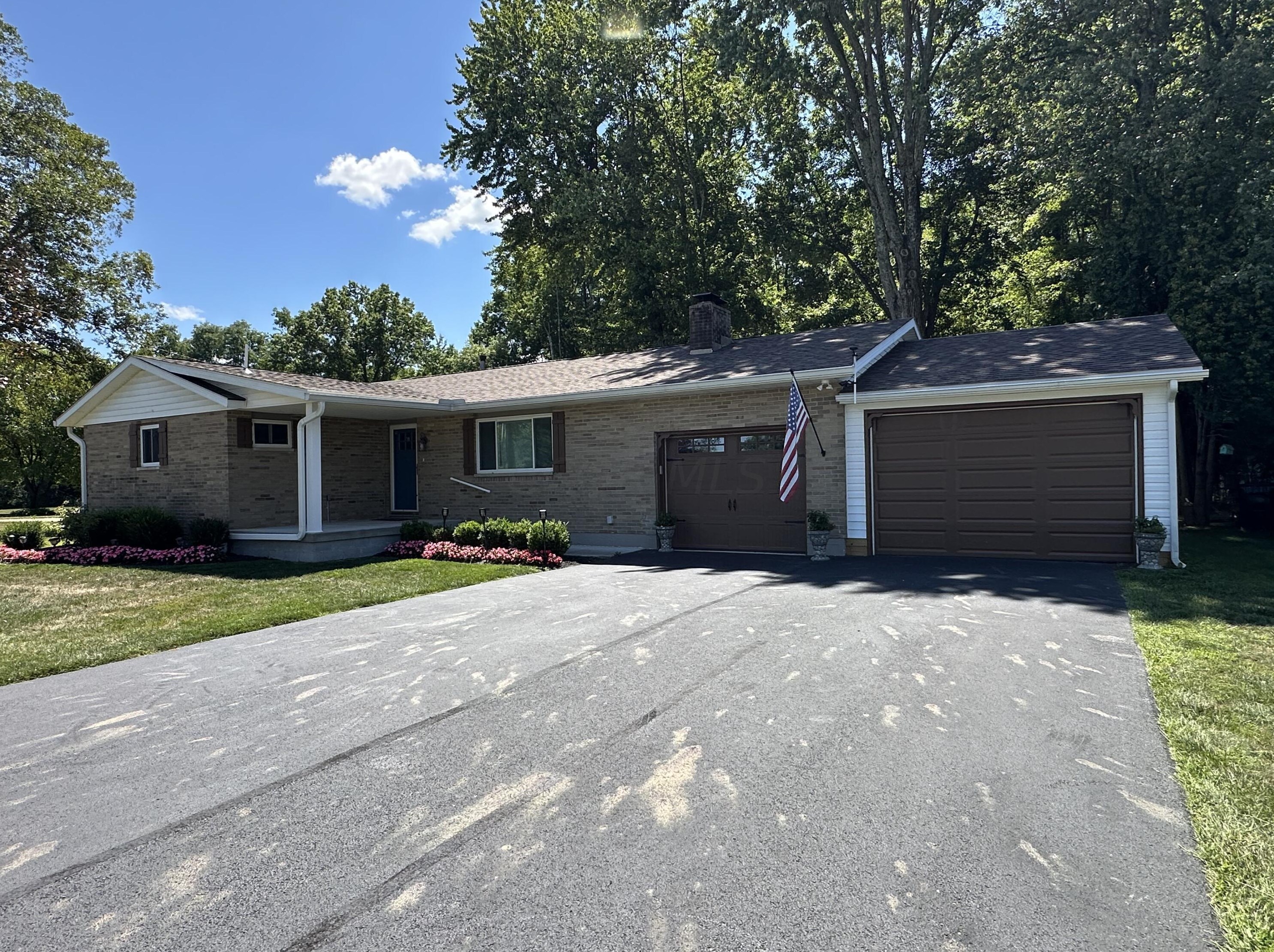 106 Warden St, Hebron, OH 43025
