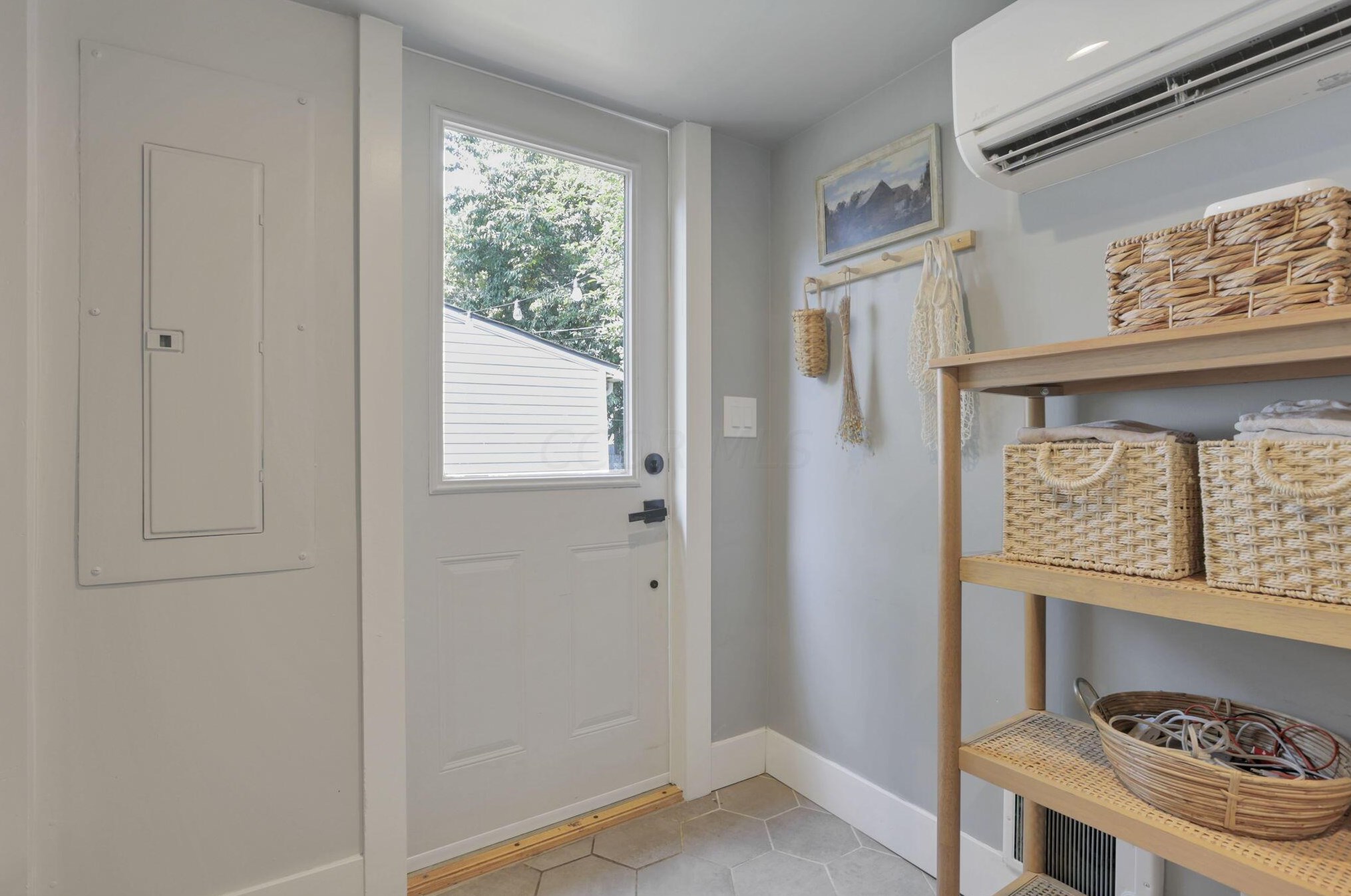 108 Pacemont Rd, Columbus OH  43202-1225 exterior