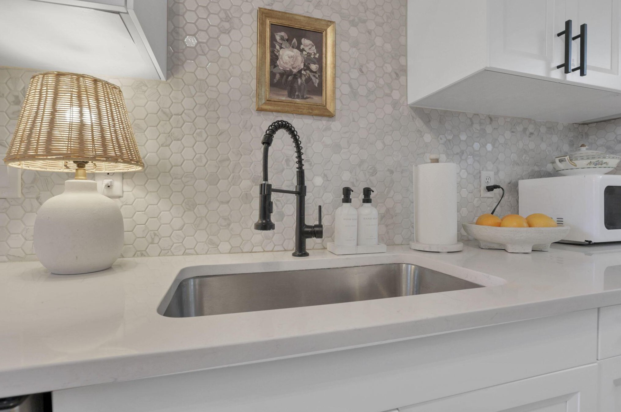 108 Pacemont Rd, Columbus OH  43202-1225 exterior