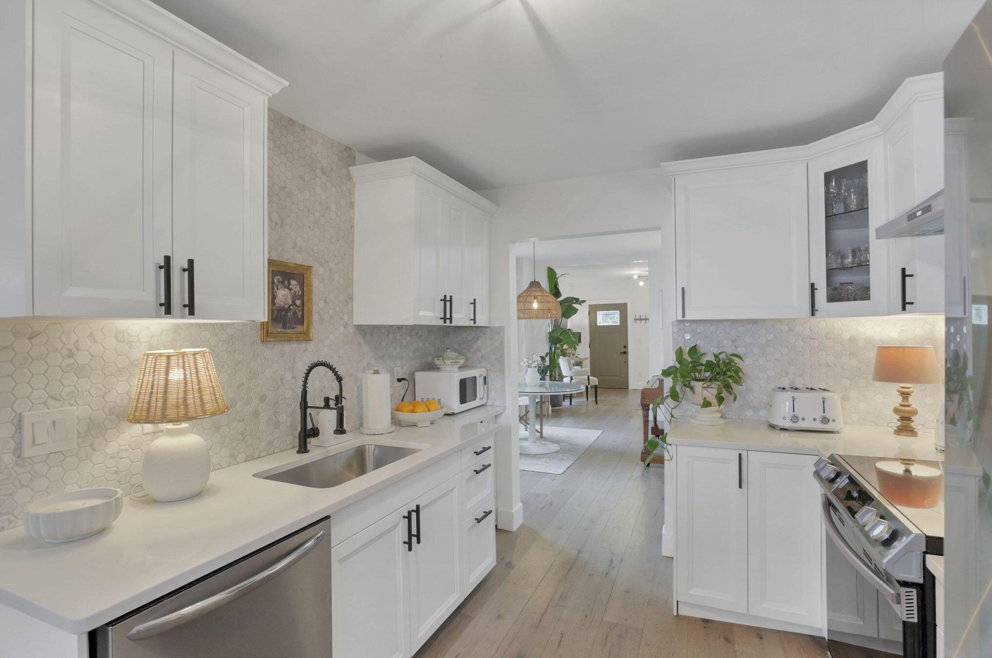 108 Pacemont Rd, Columbus OH  43202-1225 exterior