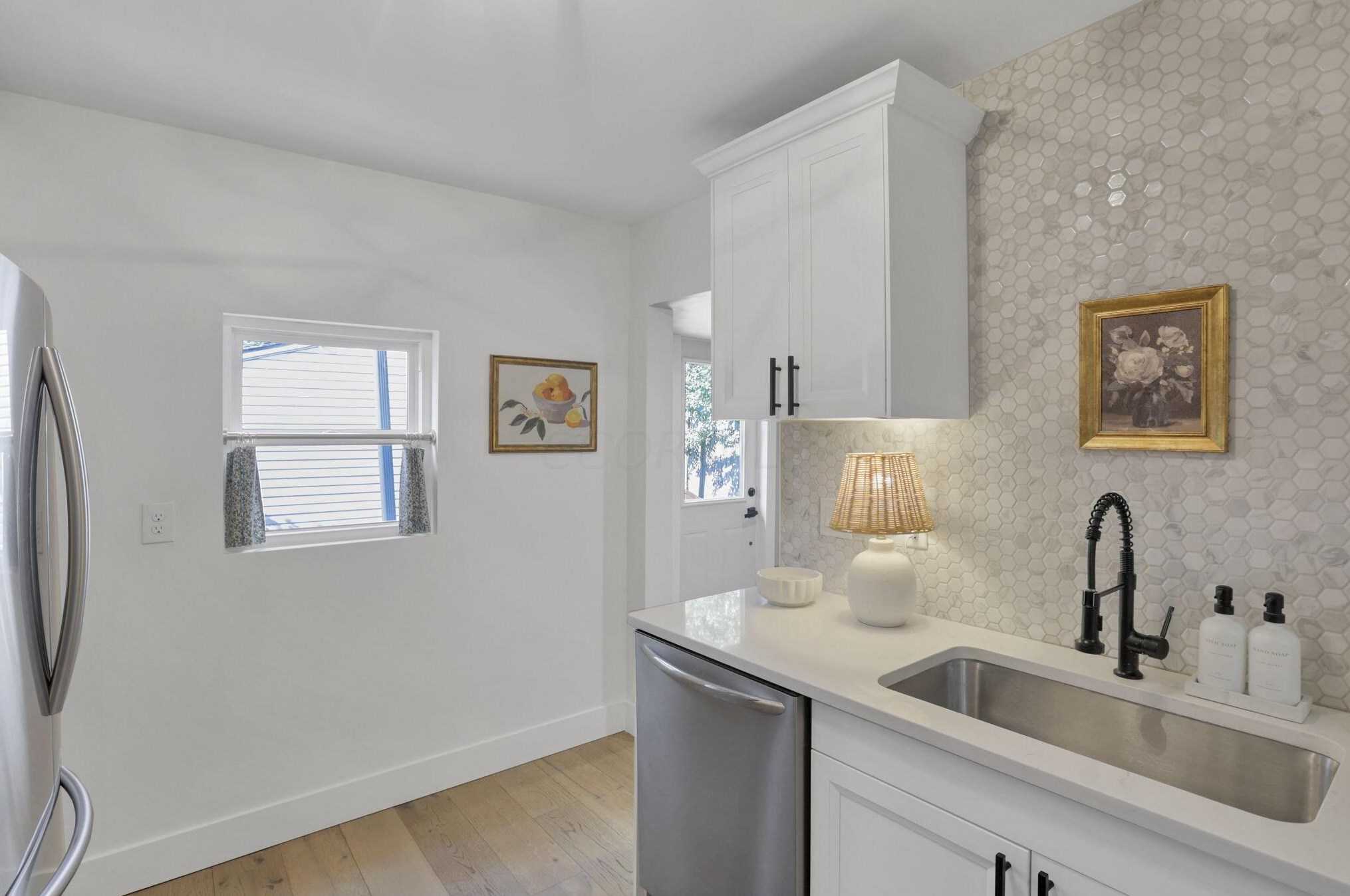 108 Pacemont Rd, Columbus OH  43202-1225 exterior