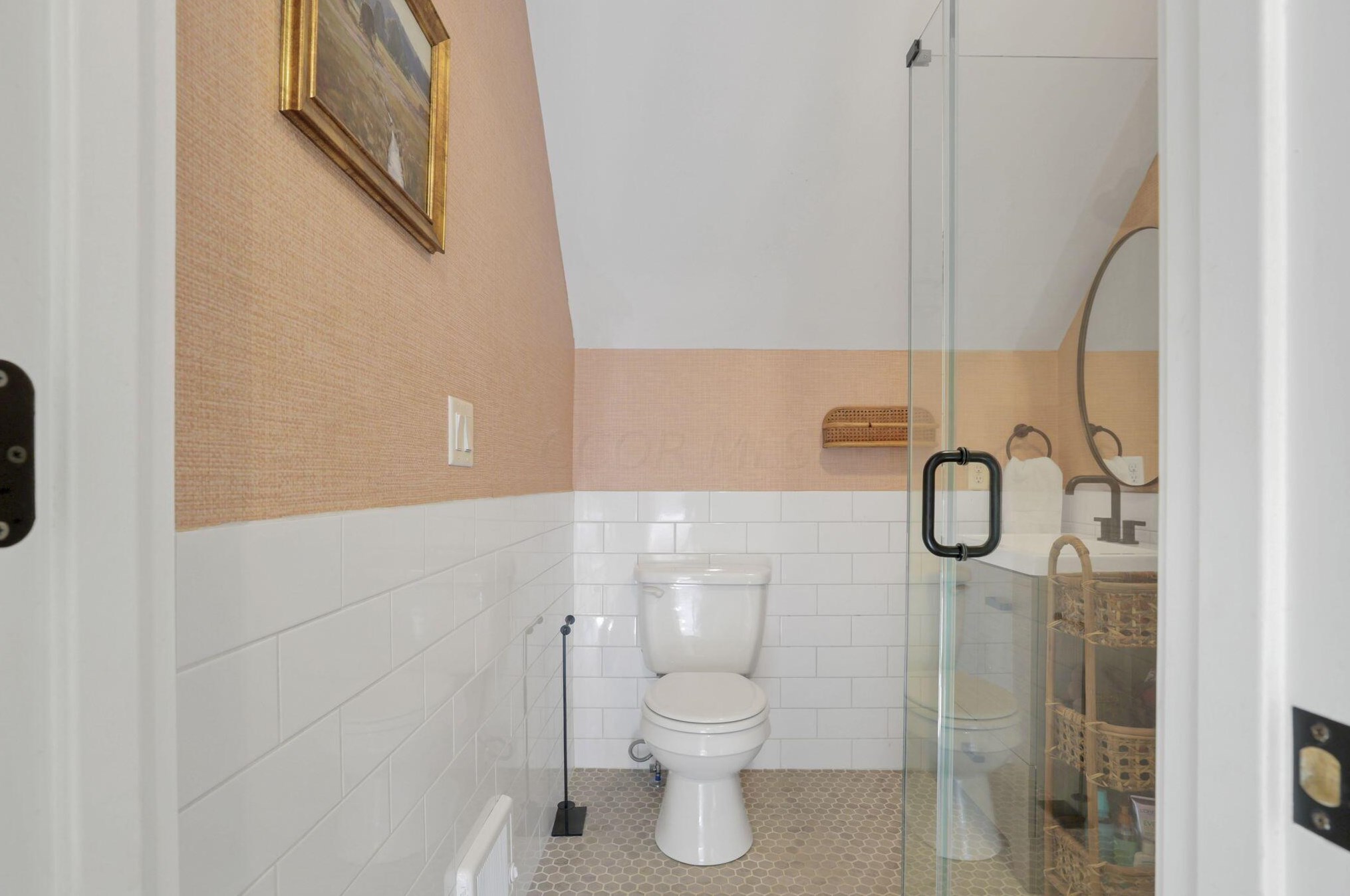 108 Pacemont Rd, Columbus OH  43202-1225 exterior