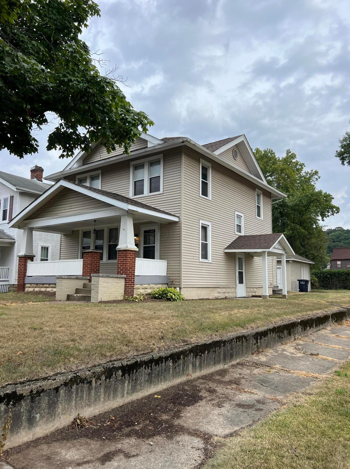 561 6th Ave, Lancaster, OH 43130-2452