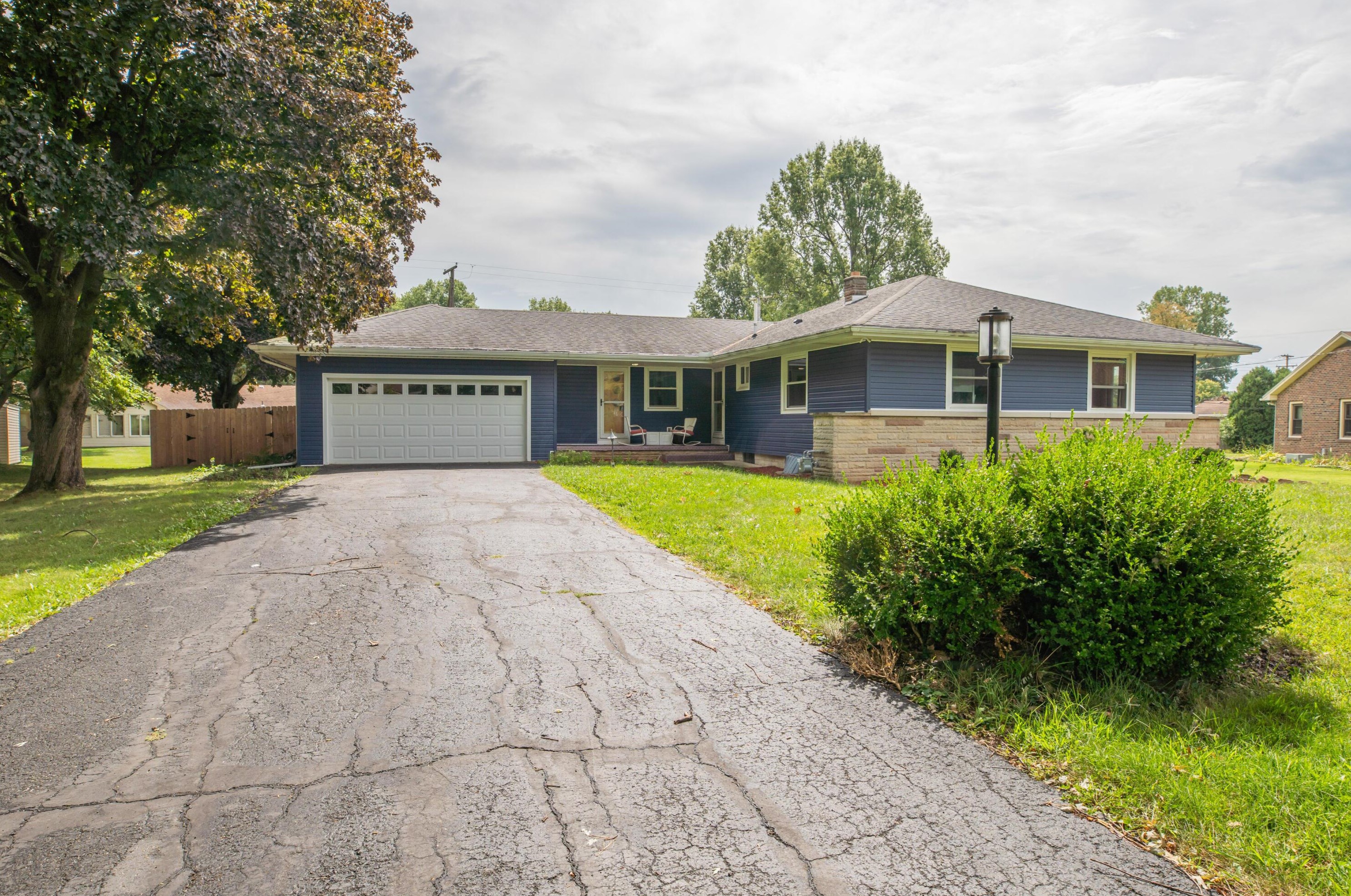 1086 Lavina Ave, Bucyrus, OH 44820