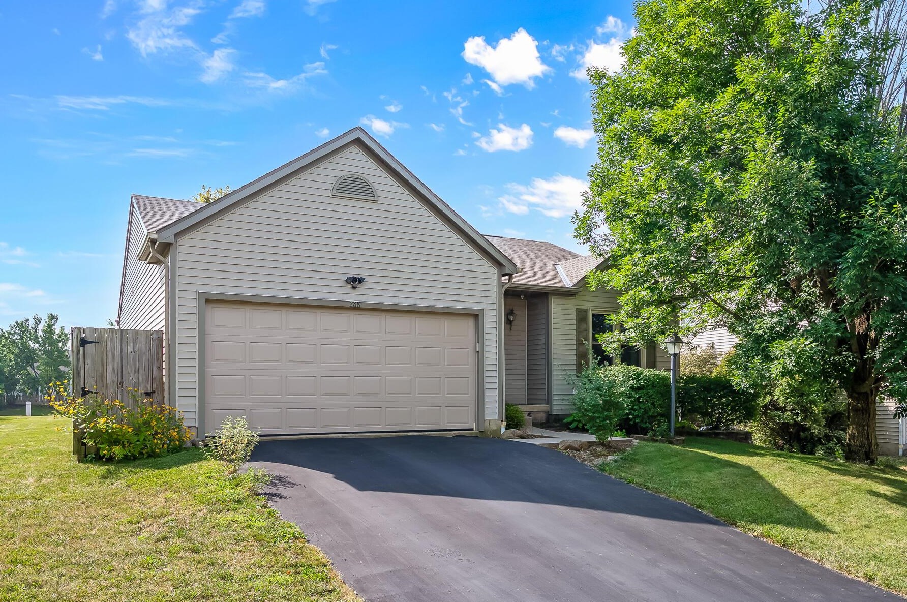 288 Western Dreamer Dr, Delaware, OH 43015