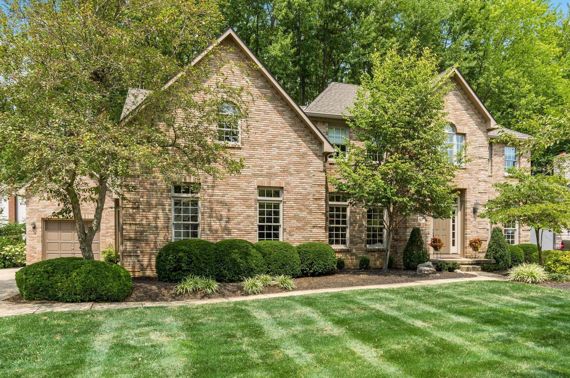 1018 Egret Ct, Westerville, OH 43082