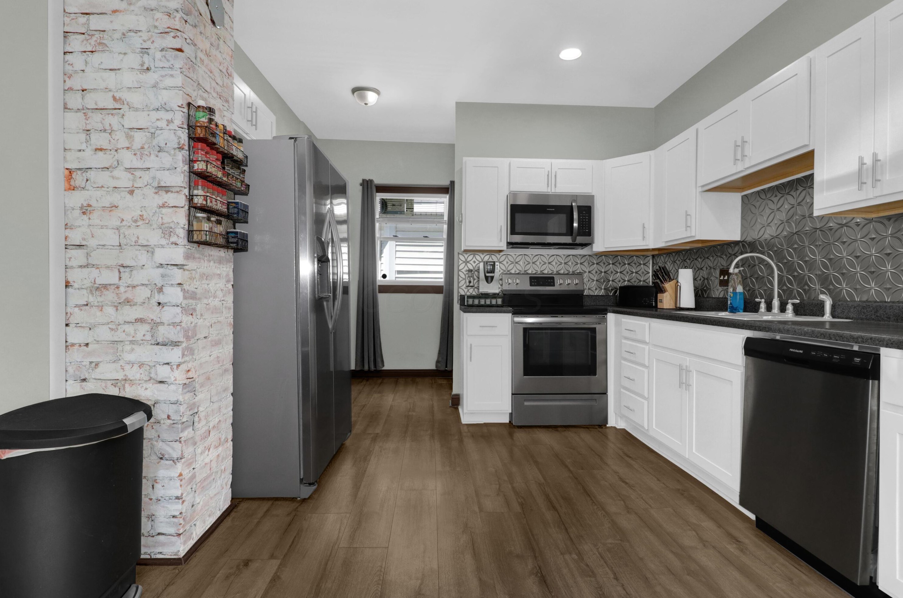 131 Eureka Ave, Columbus OH  43204-3205 exterior