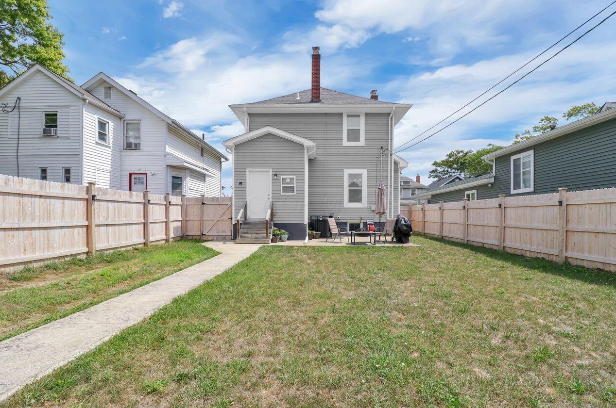 131 Eureka Ave, Columbus OH  43204-3205 exterior