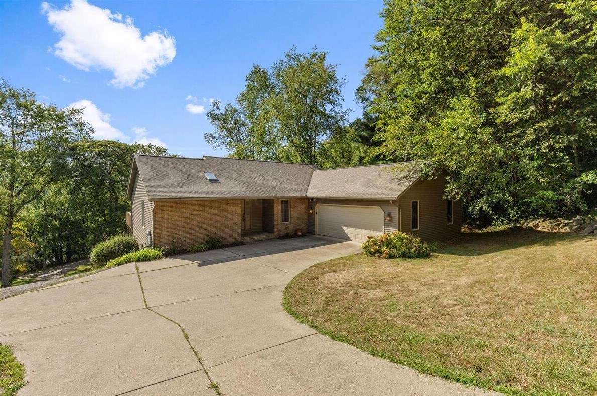1526 Pleasantville Rd, Lancaster, OH 43130