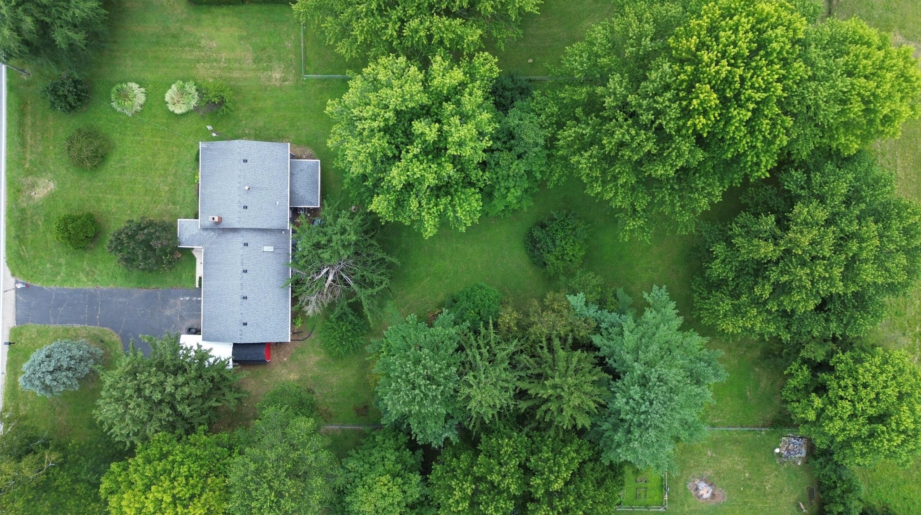 2221 Shrine Rd, Springfield, OH 45502-8118