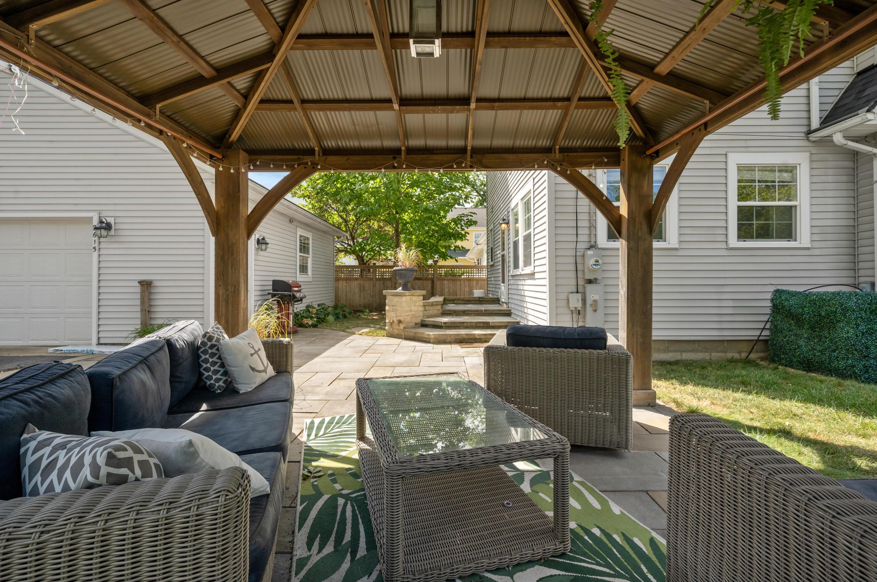 2615 Brentwood Rd, Columbus OH 43209-2218 exterior