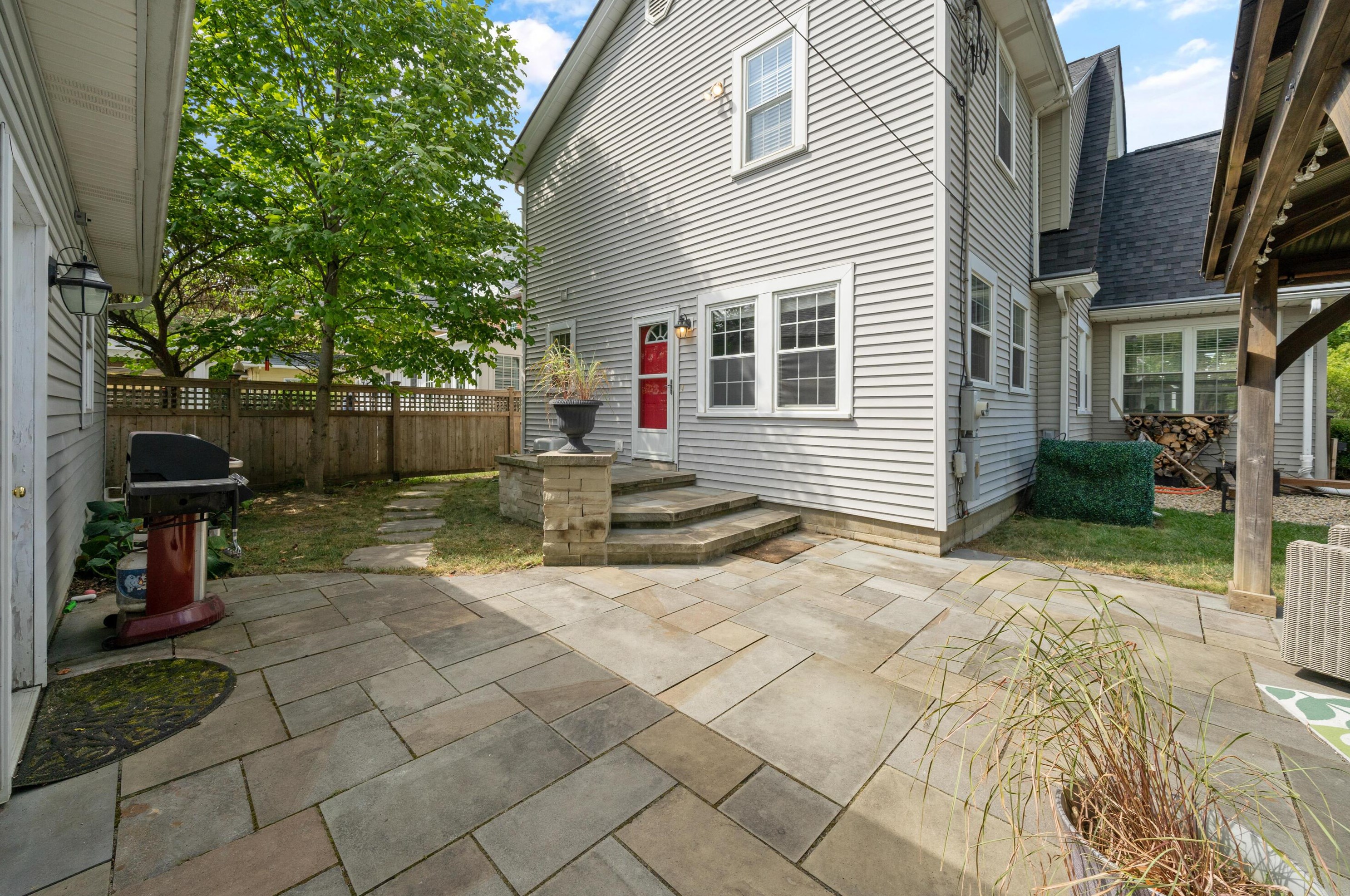 2615 Brentwood Rd, Columbus OH 43209-2218 exterior