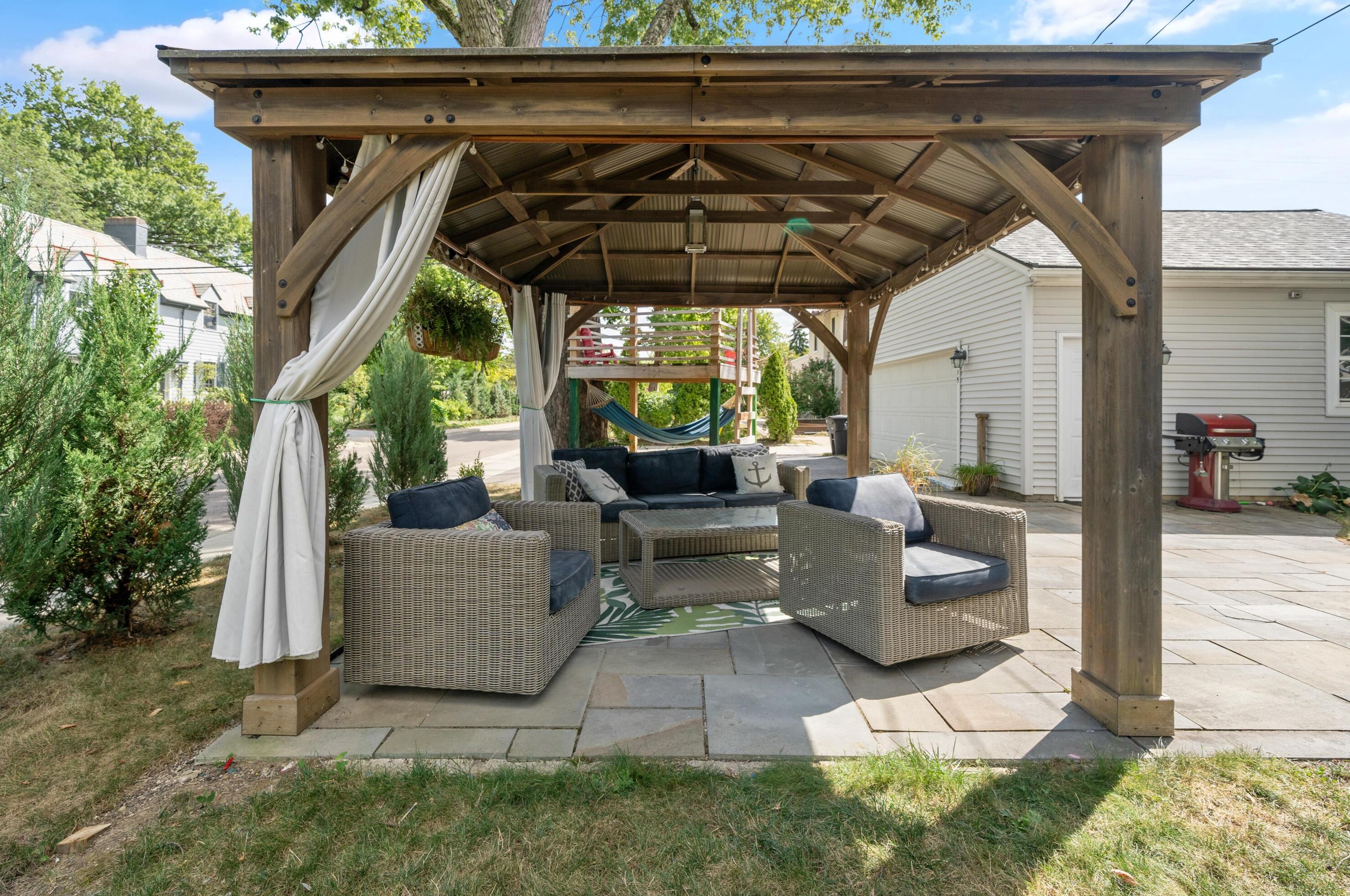 2615 Brentwood Rd, Columbus OH 43209-2218 exterior