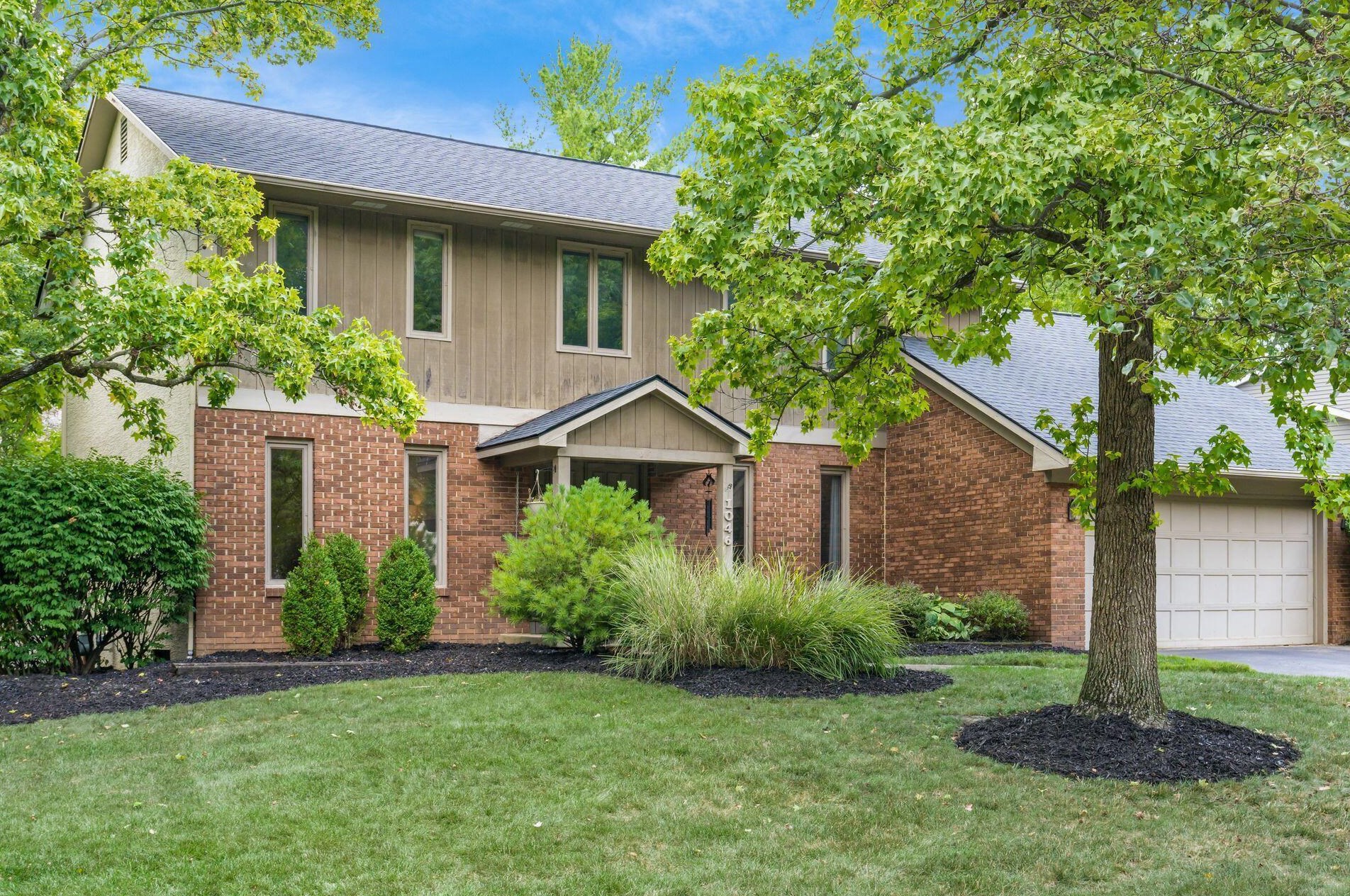 1046 Autumn Meadows Dr, Westerville, OH 43081