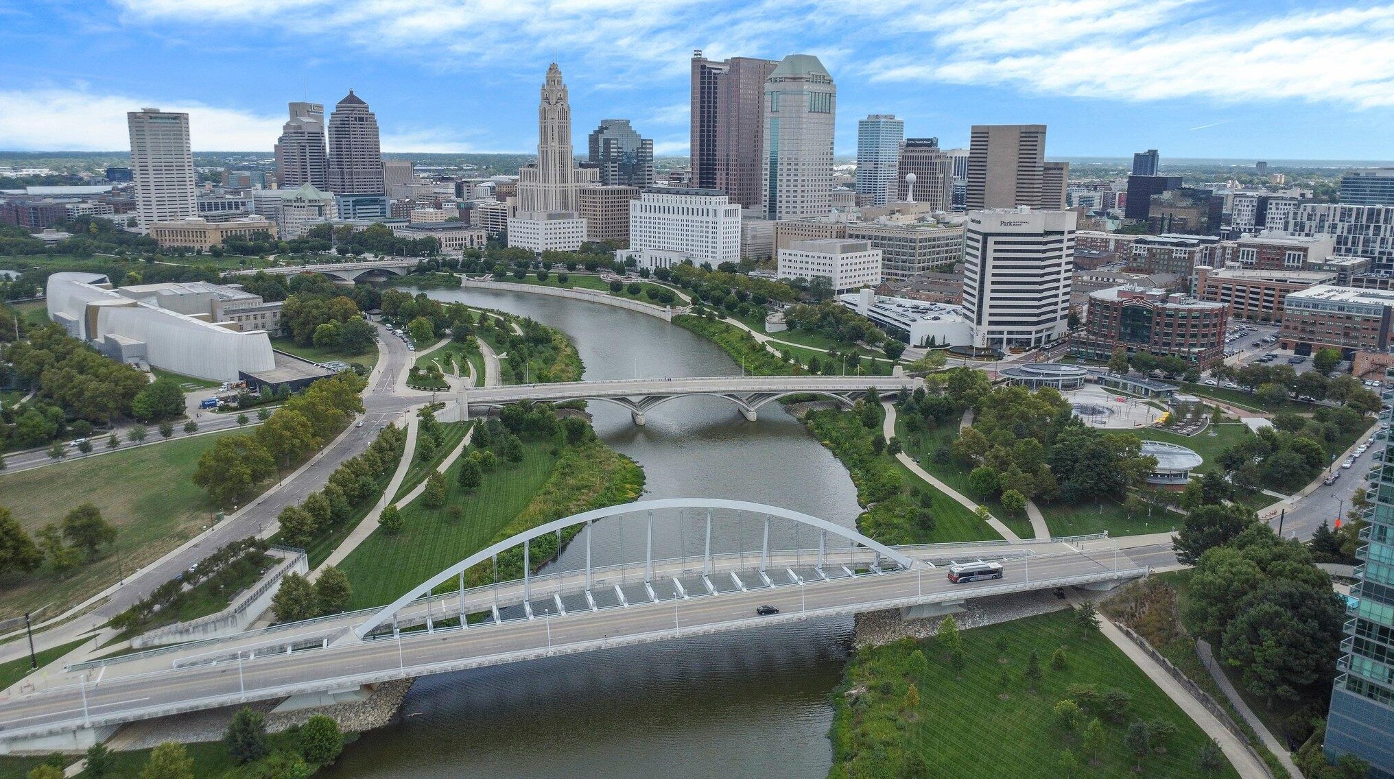 155 Main St, Columbus OH 43215-5000 exterior