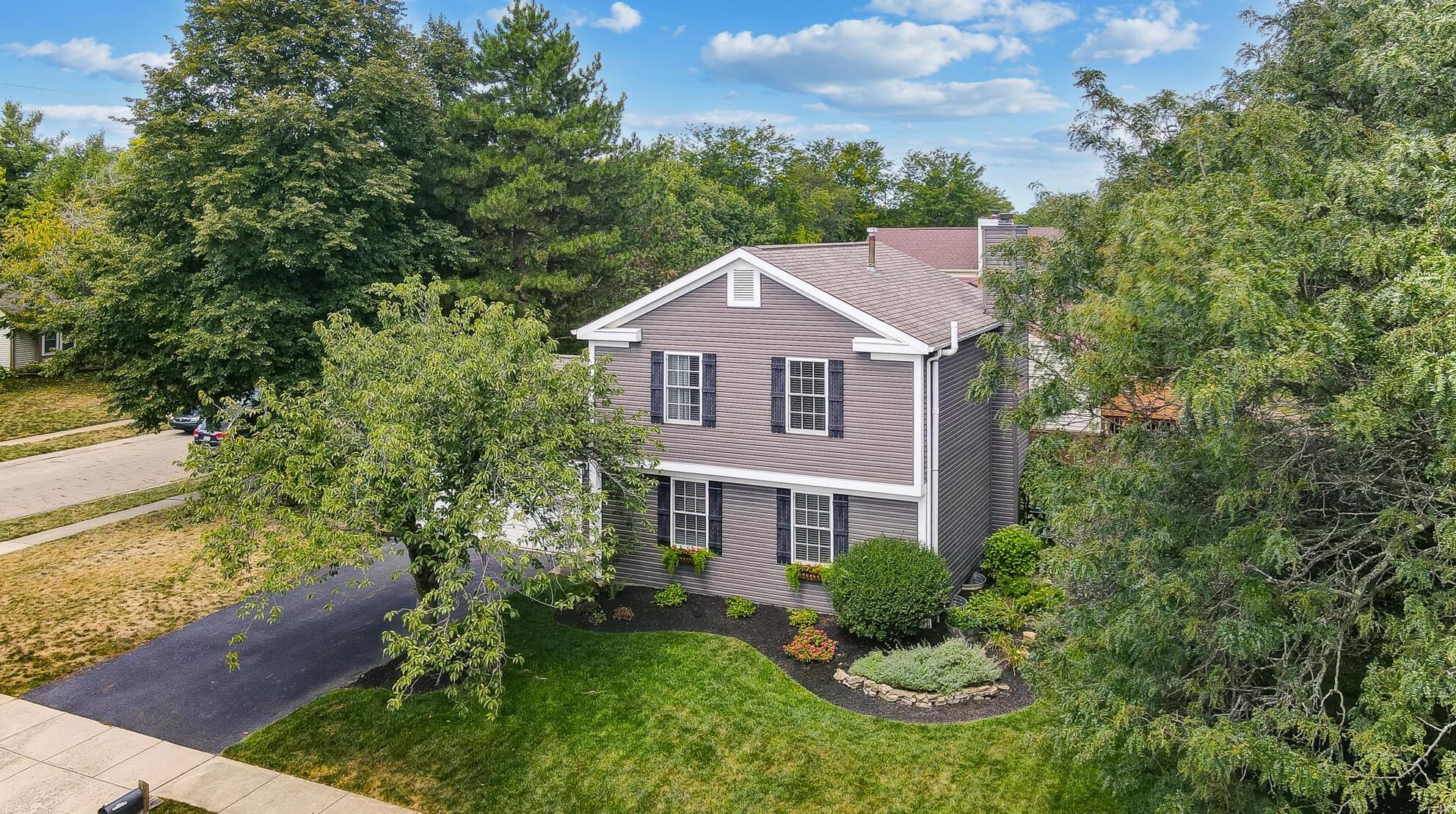 4136 Loughmoor Dr, Dublin, OH 43016