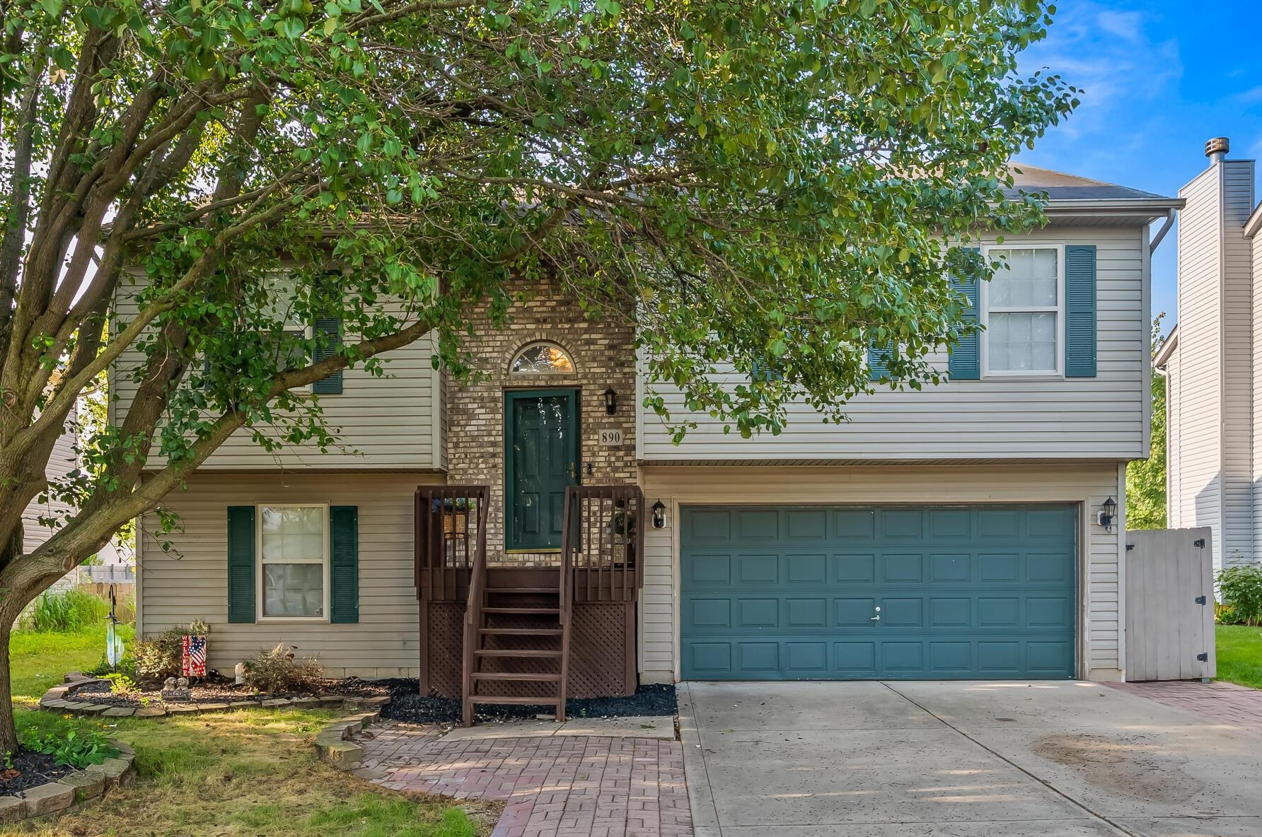 890 Wallace Dr, Delaware, OH 43015