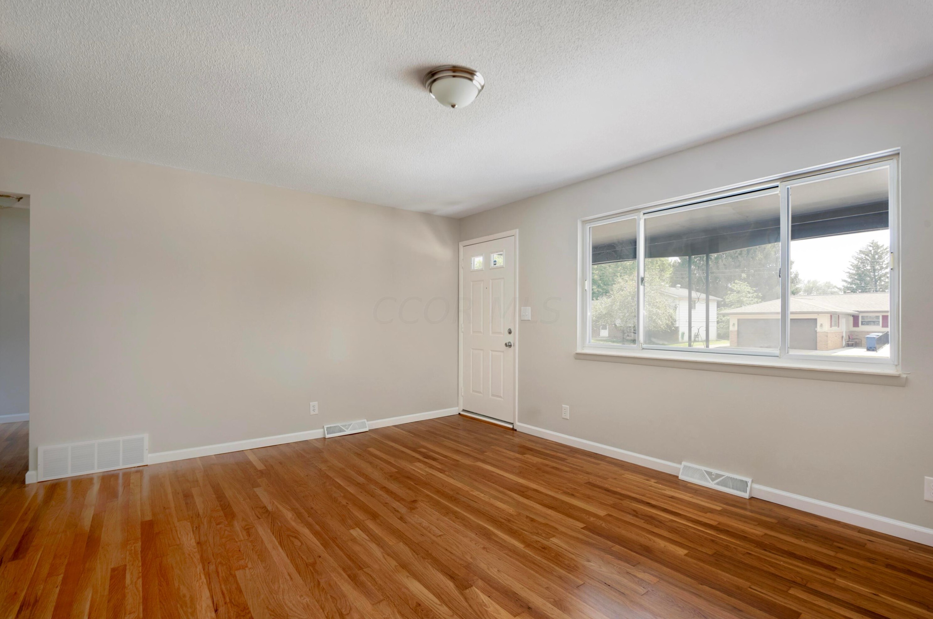 5132 Botsford Dr, Columbus, OH 43232-4507