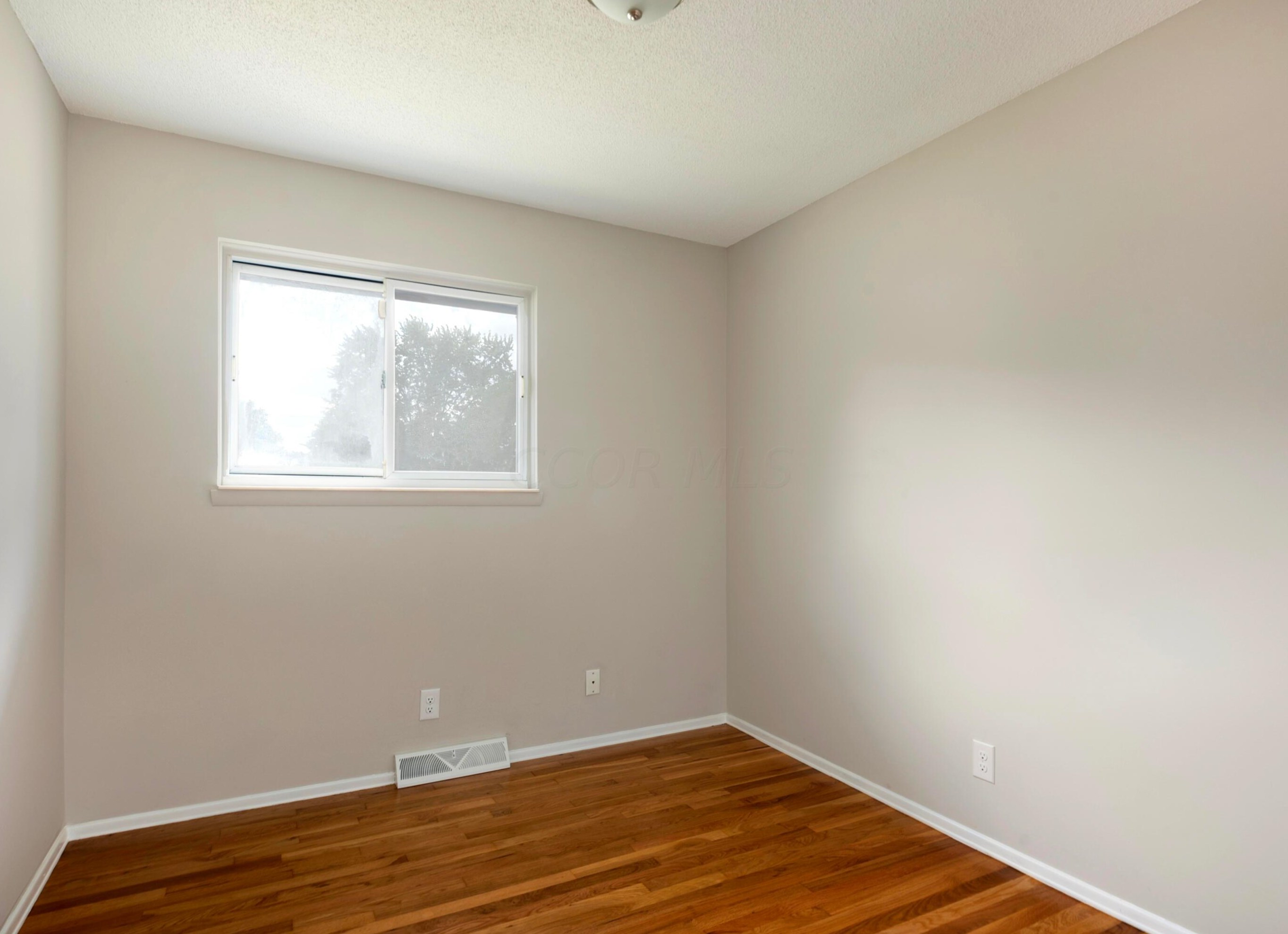 5132 Botsford Dr, Columbus OH 43232-4507 exterior