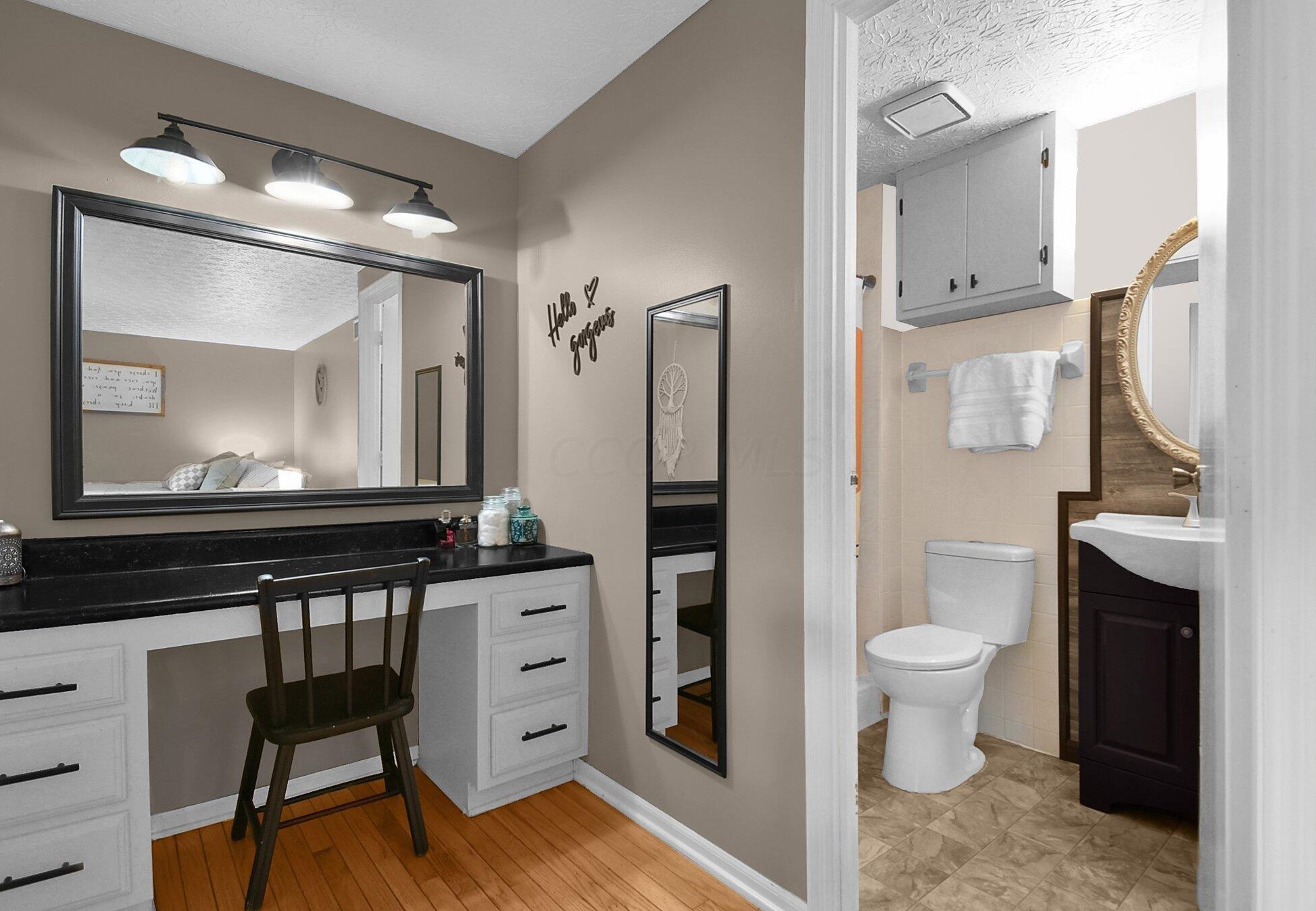 3884 Quail Holw Dr, Columbus OH 43228-9683 exterior