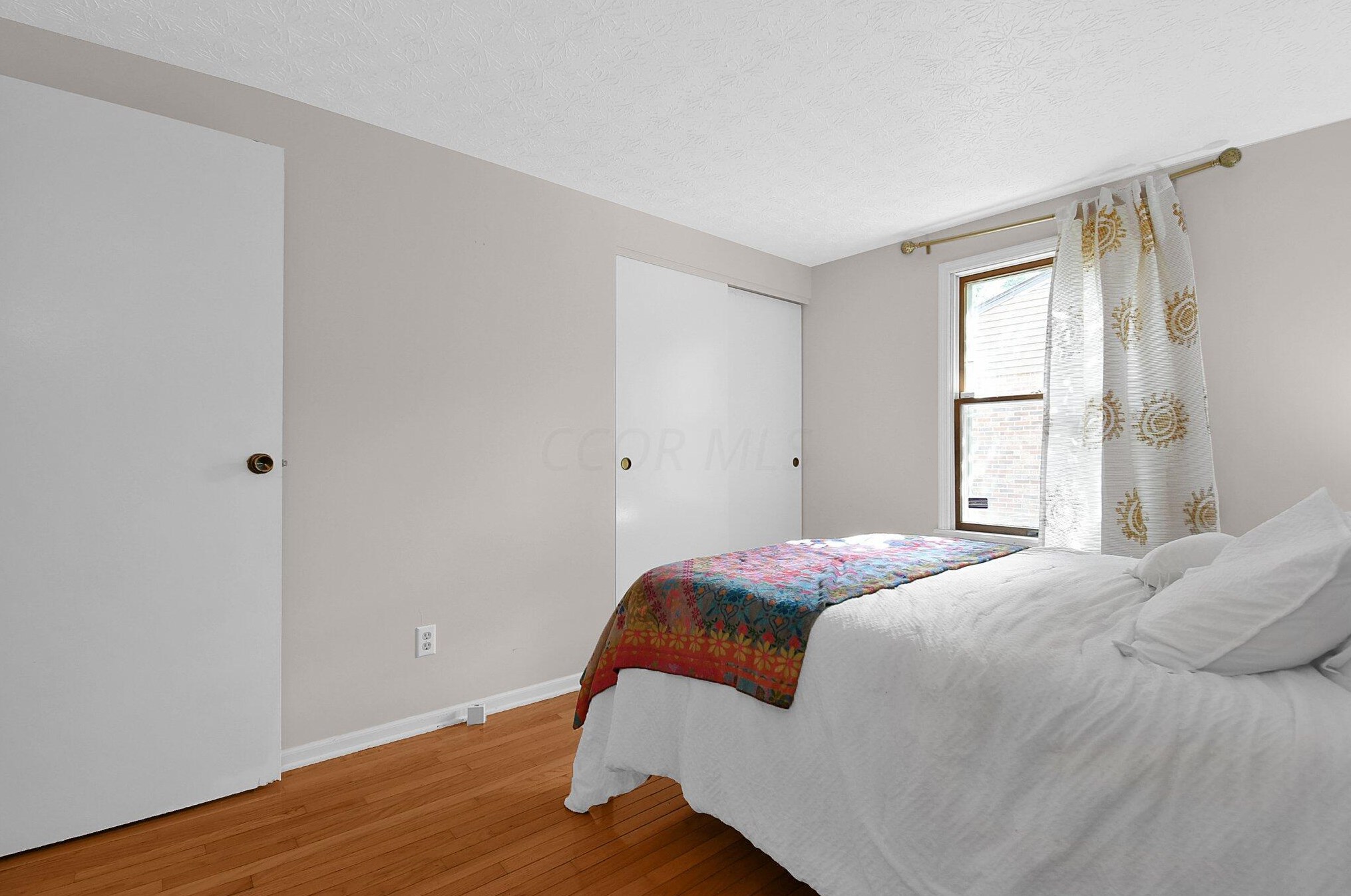 3884 Quail Holw Dr, Columbus OH 43228-9683 exterior