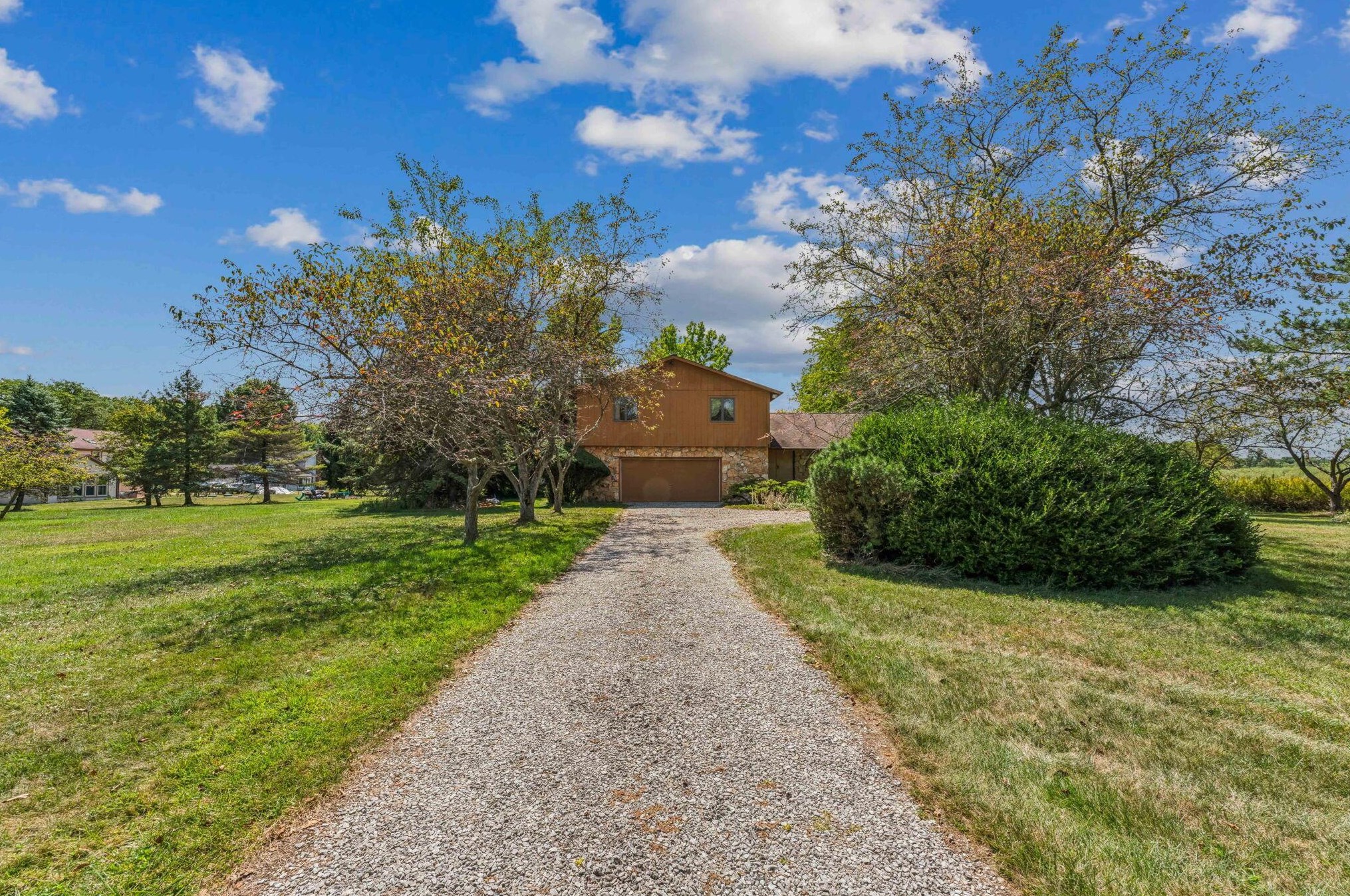 8260 Oxbow Rd, Westerville, OH 43082