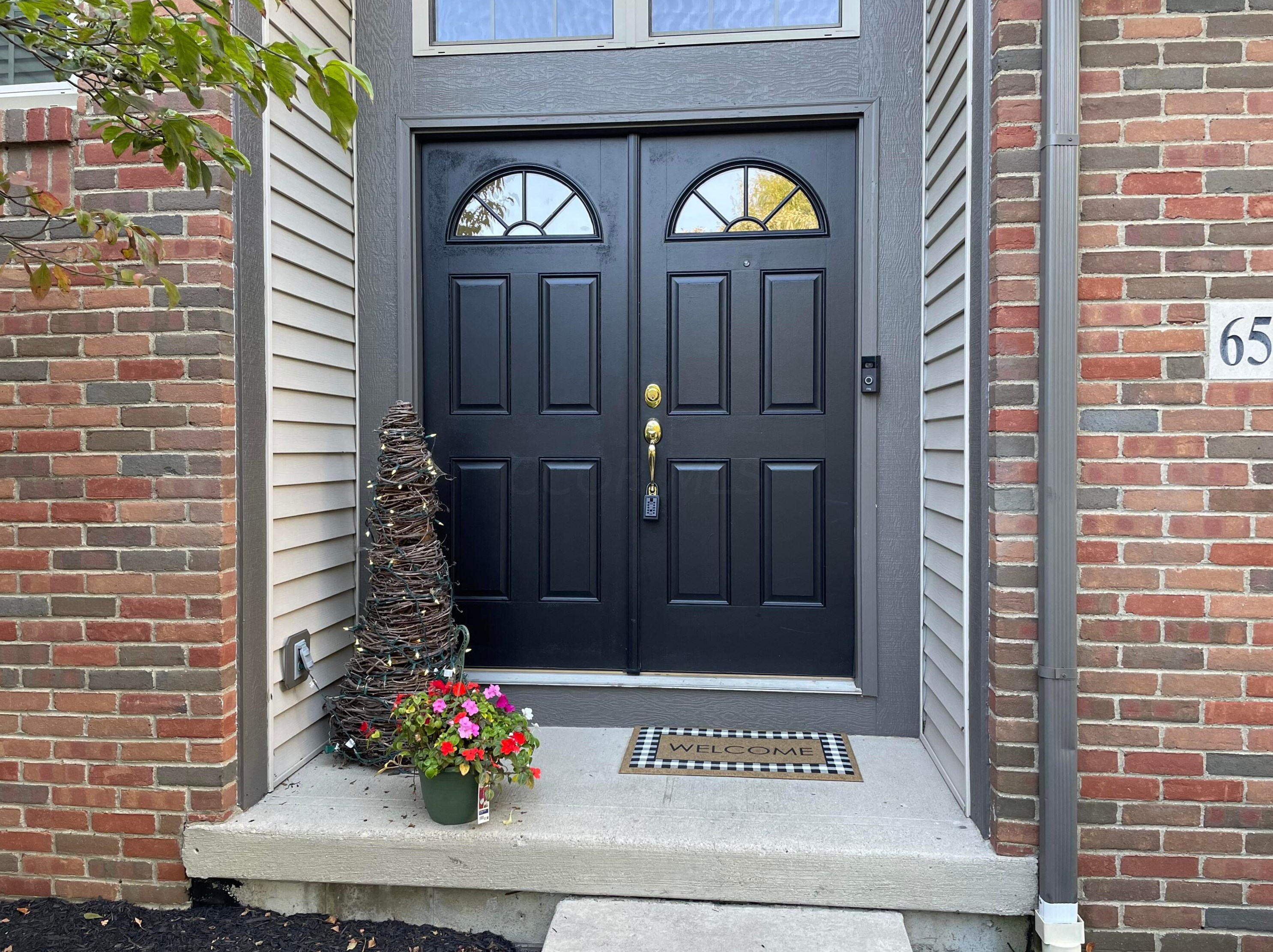 6570 Weston Cir E, Dublin, OH 43016