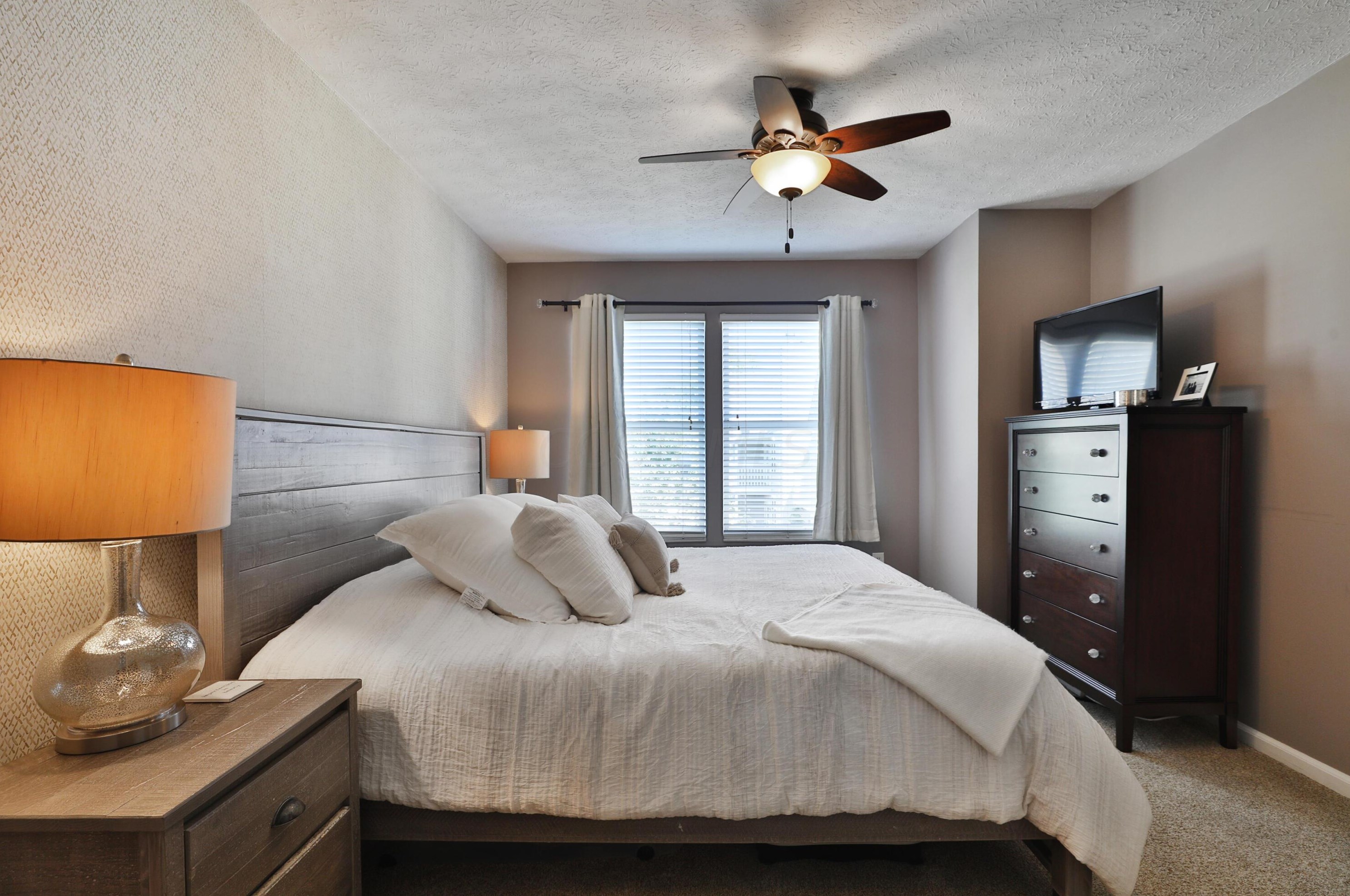 3387 Fishinger Mill Dr, Hilliard OH 43026-9306 exterior