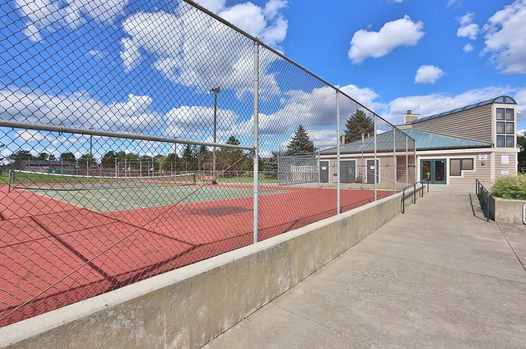 3387 Fishinger Mill Dr, Hilliard OH 43026-9306 exterior