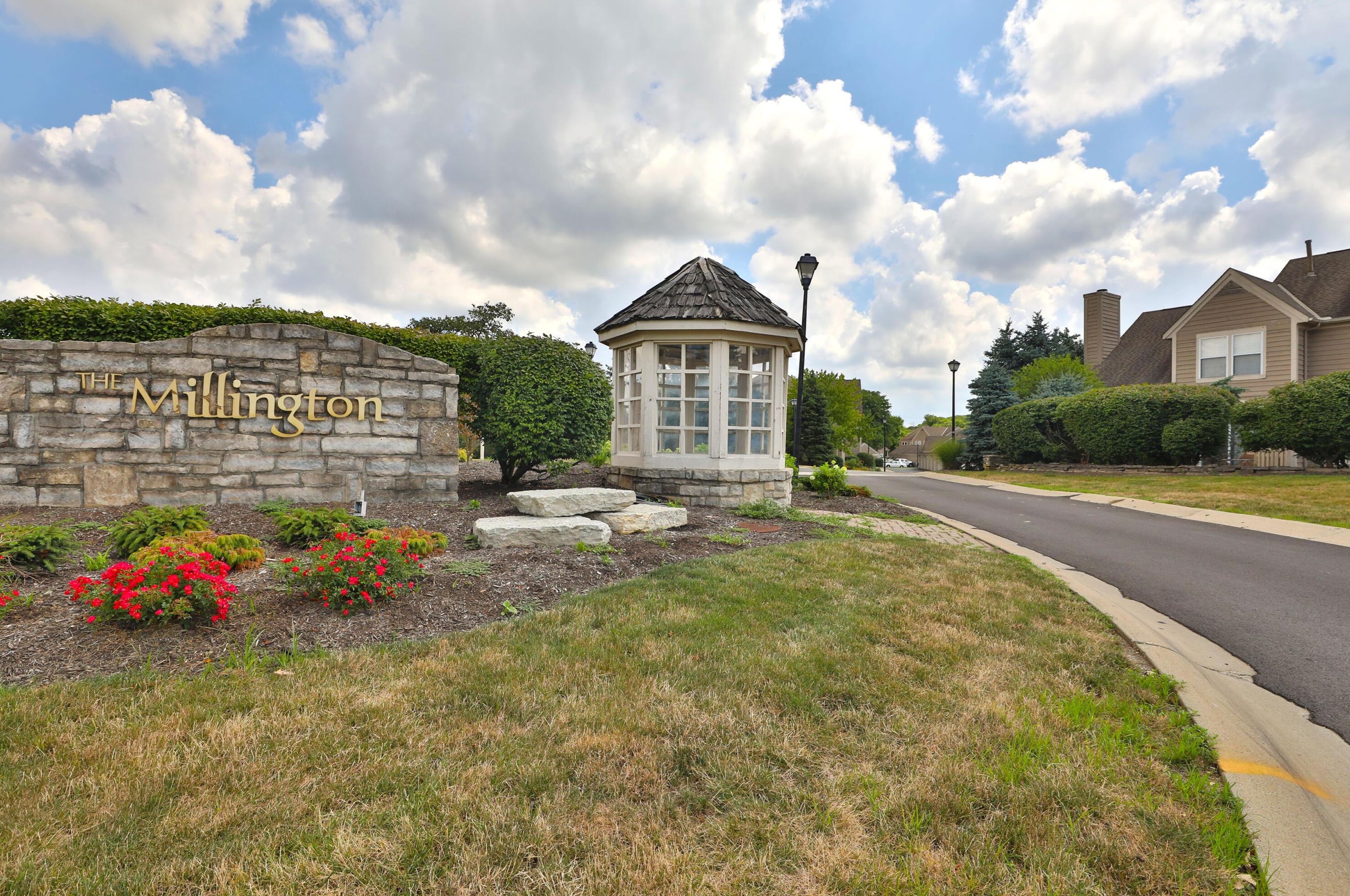 3387 Fishinger Mill Dr, Hilliard OH 43026-9306 exterior