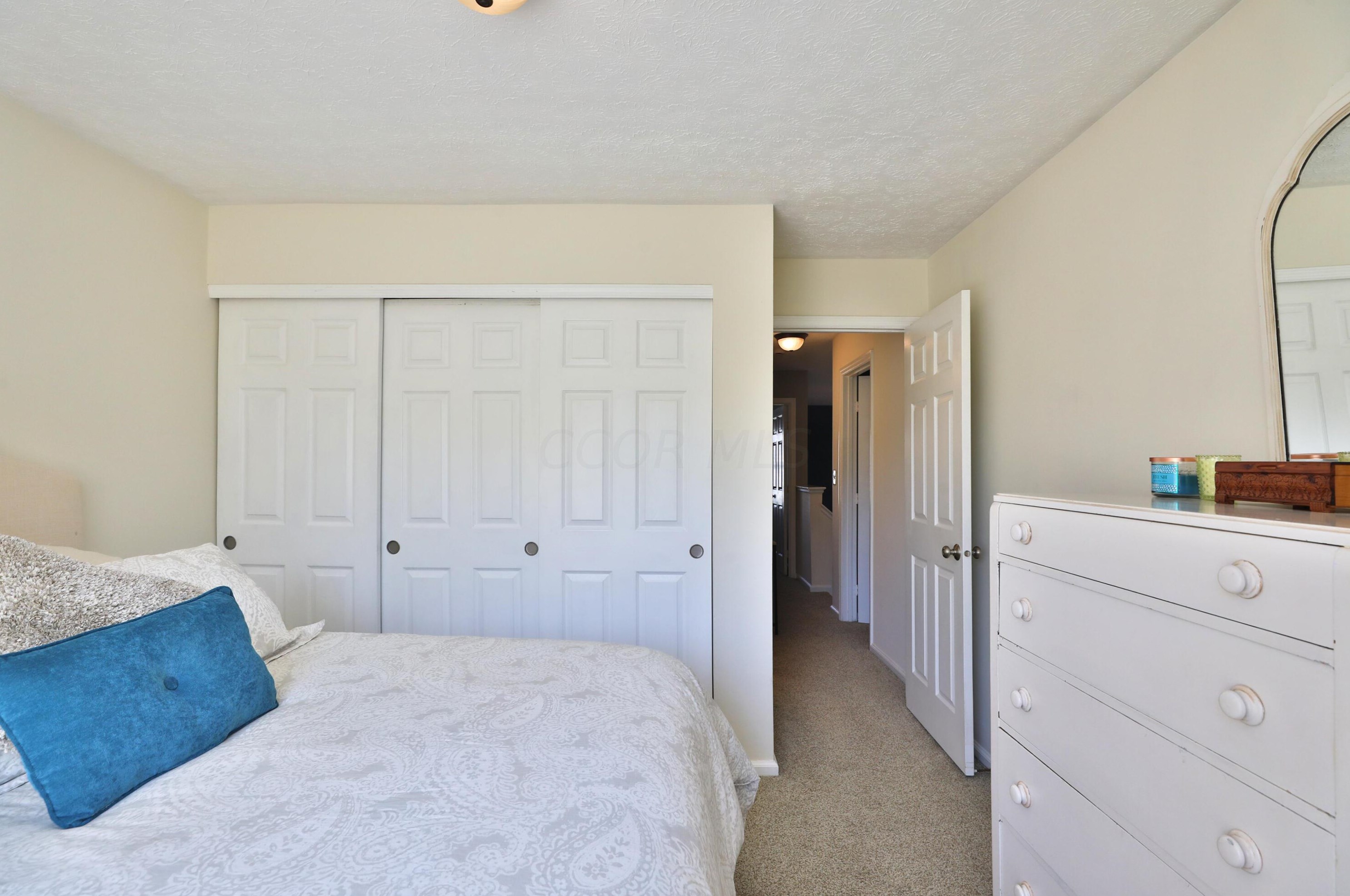 3387 Fishinger Mill Dr, Hilliard OH 43026-9306 exterior