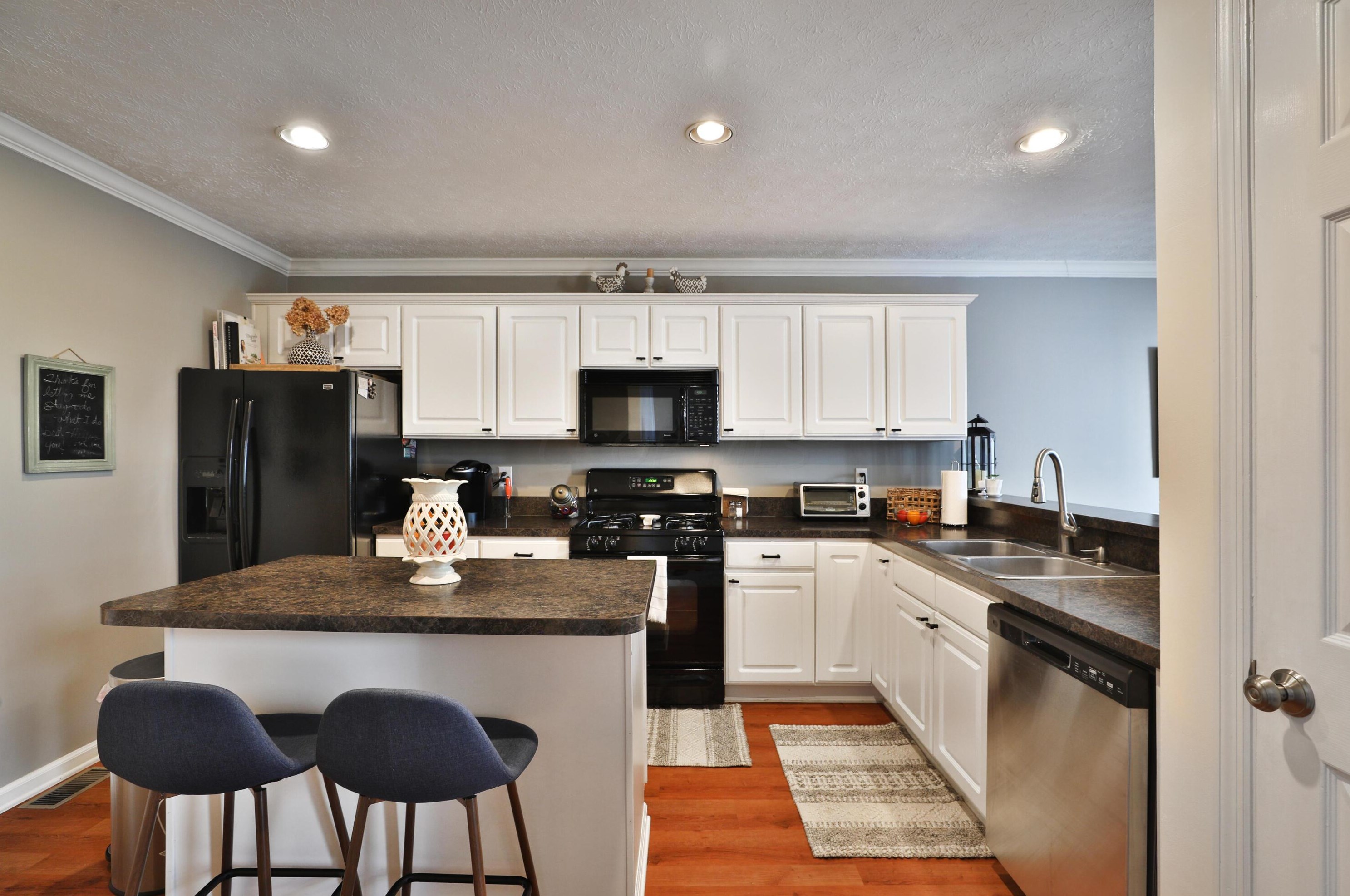 3387 Fishinger Mill Dr, Hilliard OH 43026-9306 exterior