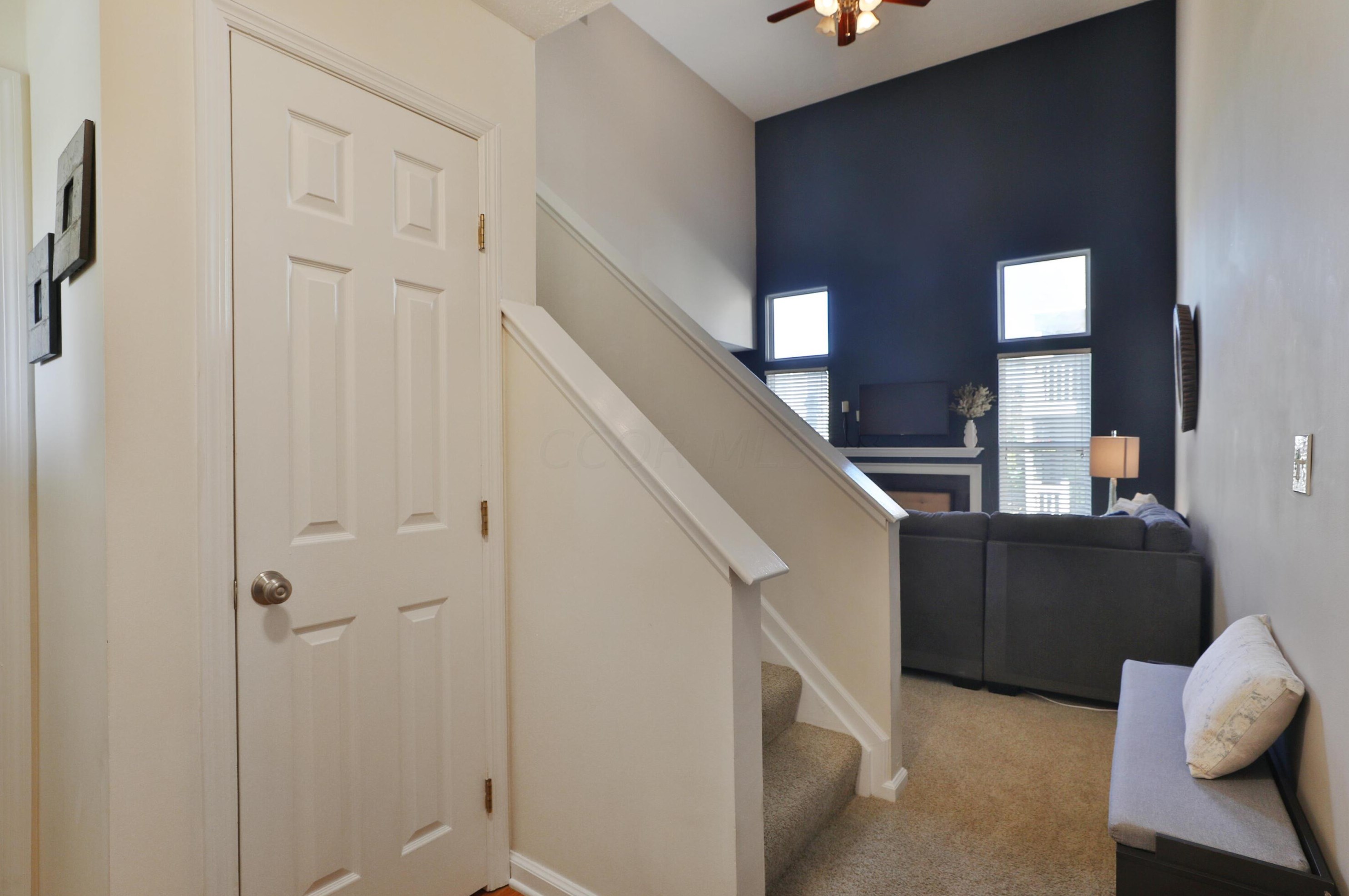 3387 Fishinger Mill Dr, Hilliard OH 43026-9306 exterior