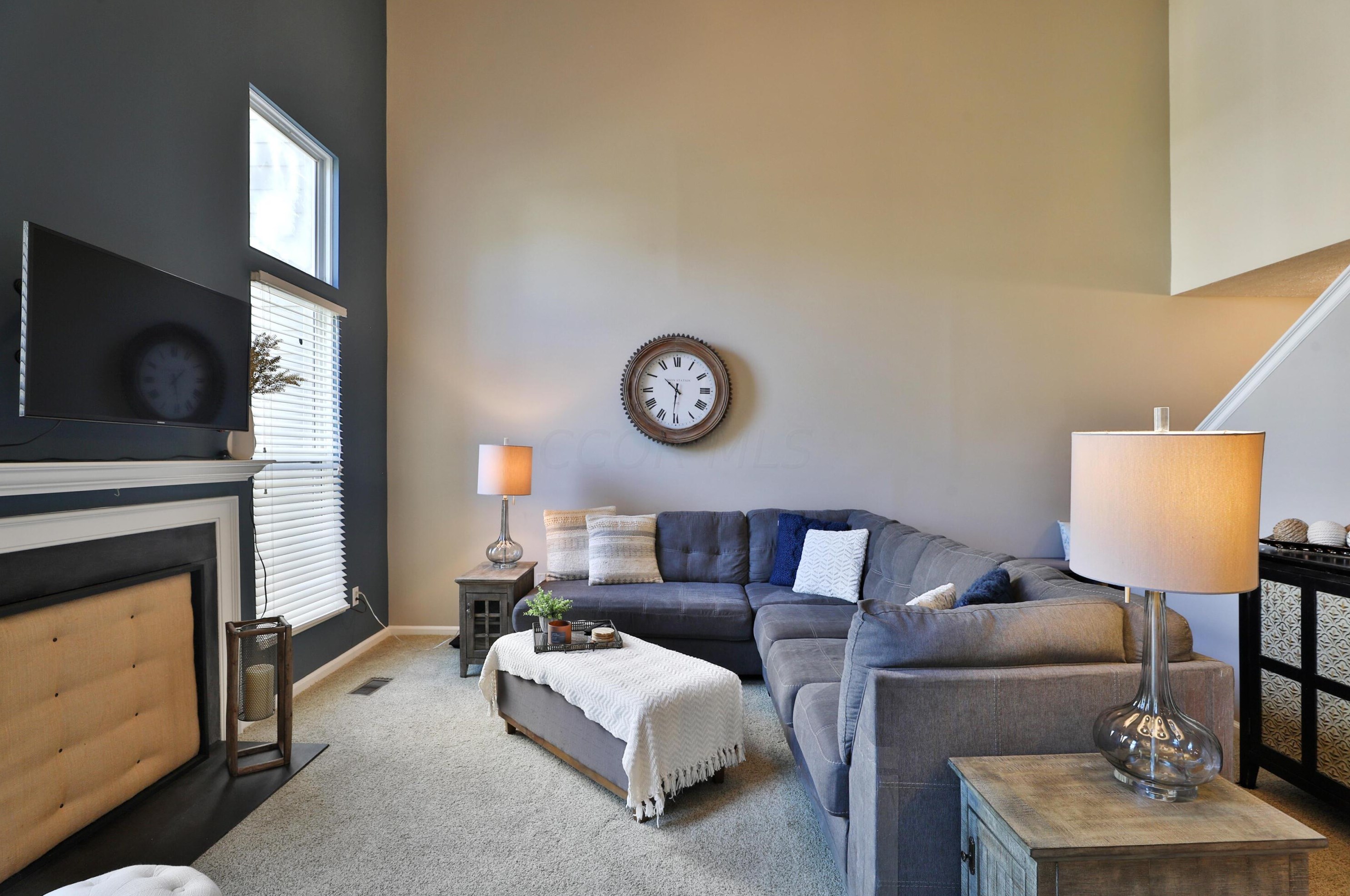 3387 Fishinger Mill Dr, Hilliard OH 43026-9306 exterior