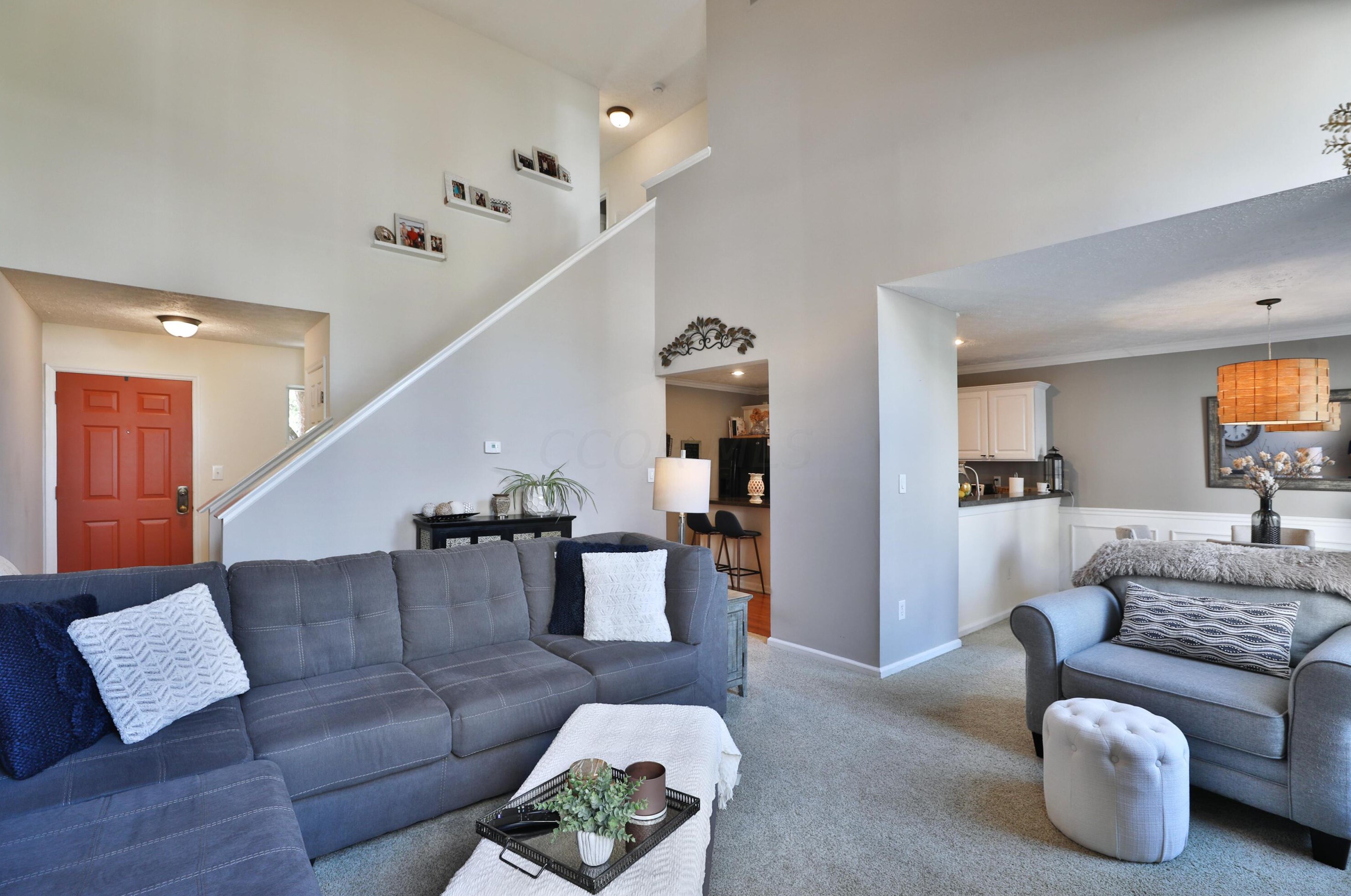 3387 Fishinger Mill Dr, Hilliard OH 43026-9306 exterior