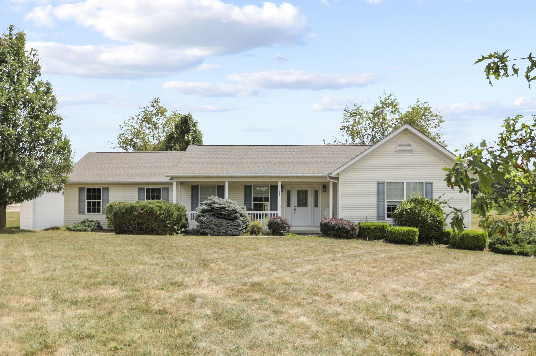 323 Hickory Way, Thornville, OH 43076