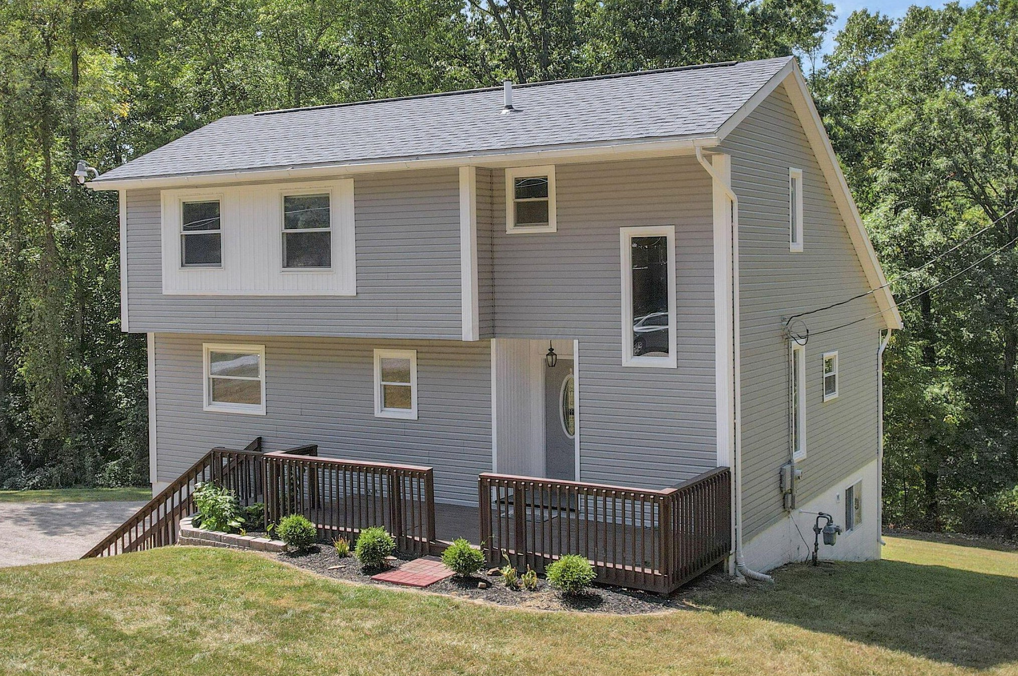 2825 Kerri Ln, Zanesville, OH 43701