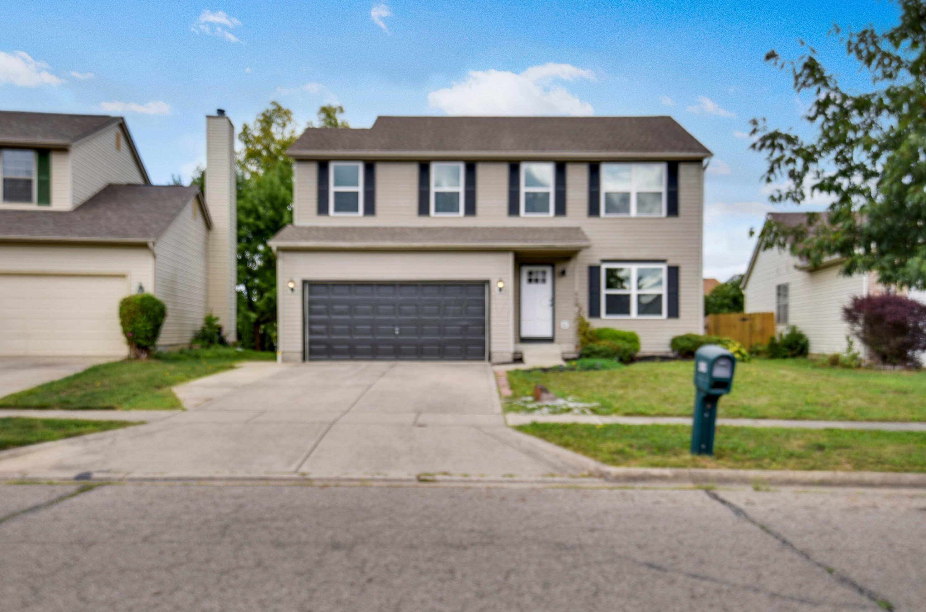 429 Grandlin Park Dr, Blacklick, OH 43004