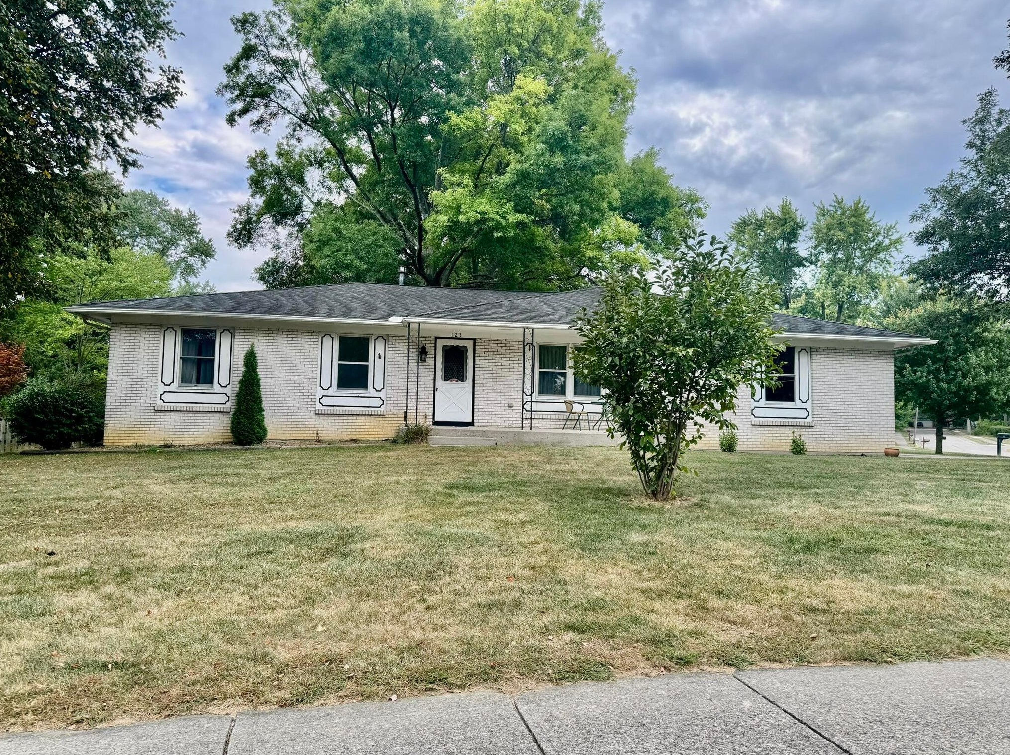 123 Somerset Rd, Delaware, OH 43015