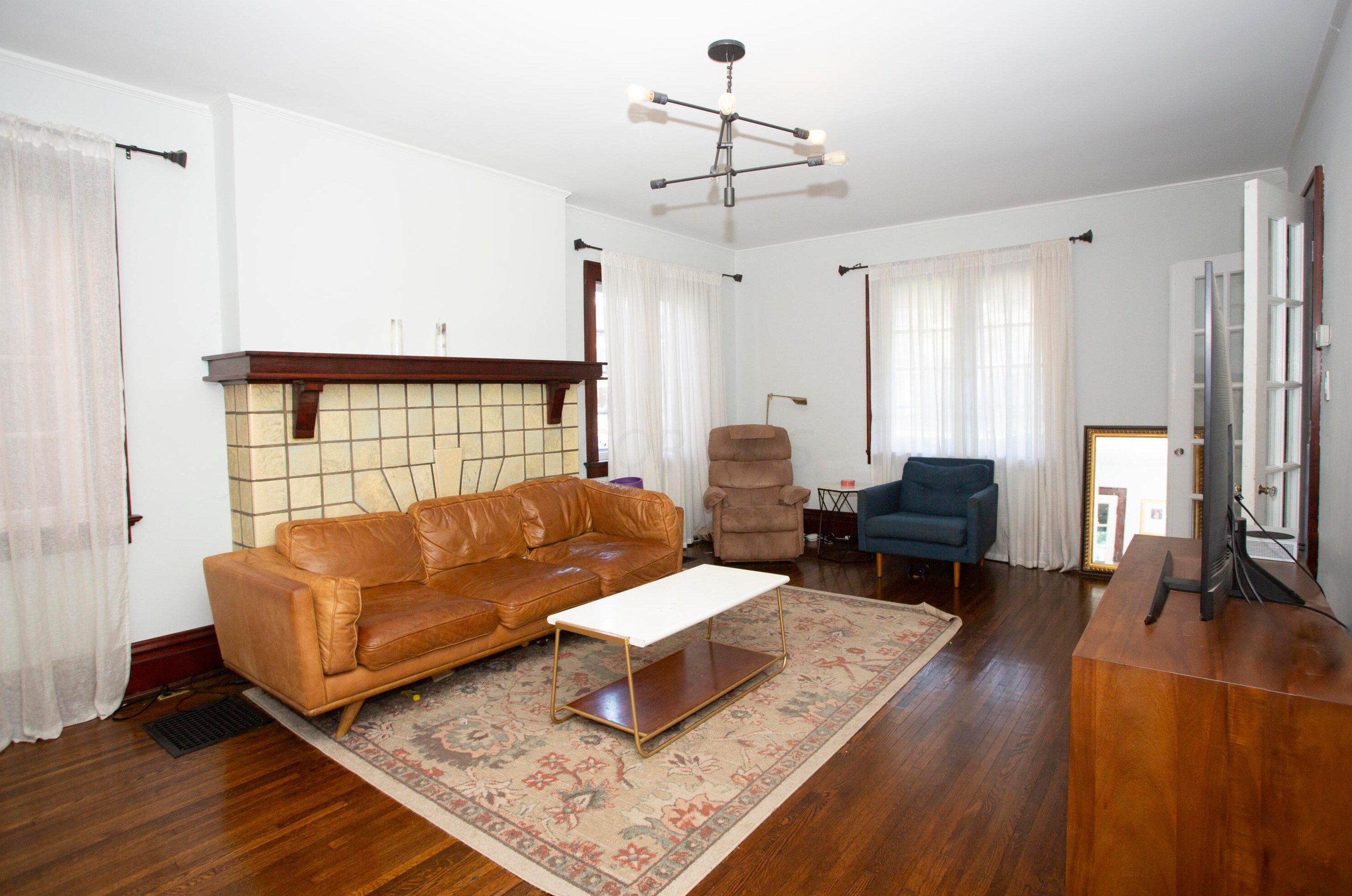 1853 Oak St, Columbus, OH 43205-2251