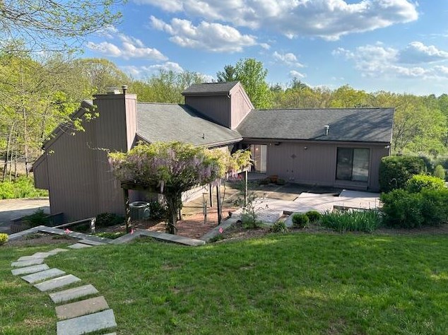 113 Meadow Ln, Marietta, OH 45750-1345