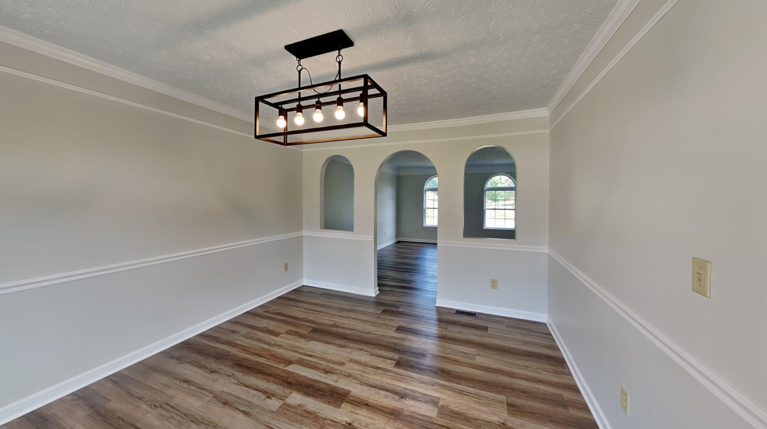 131 Roxbury Dr, Pickerington, OH 43147