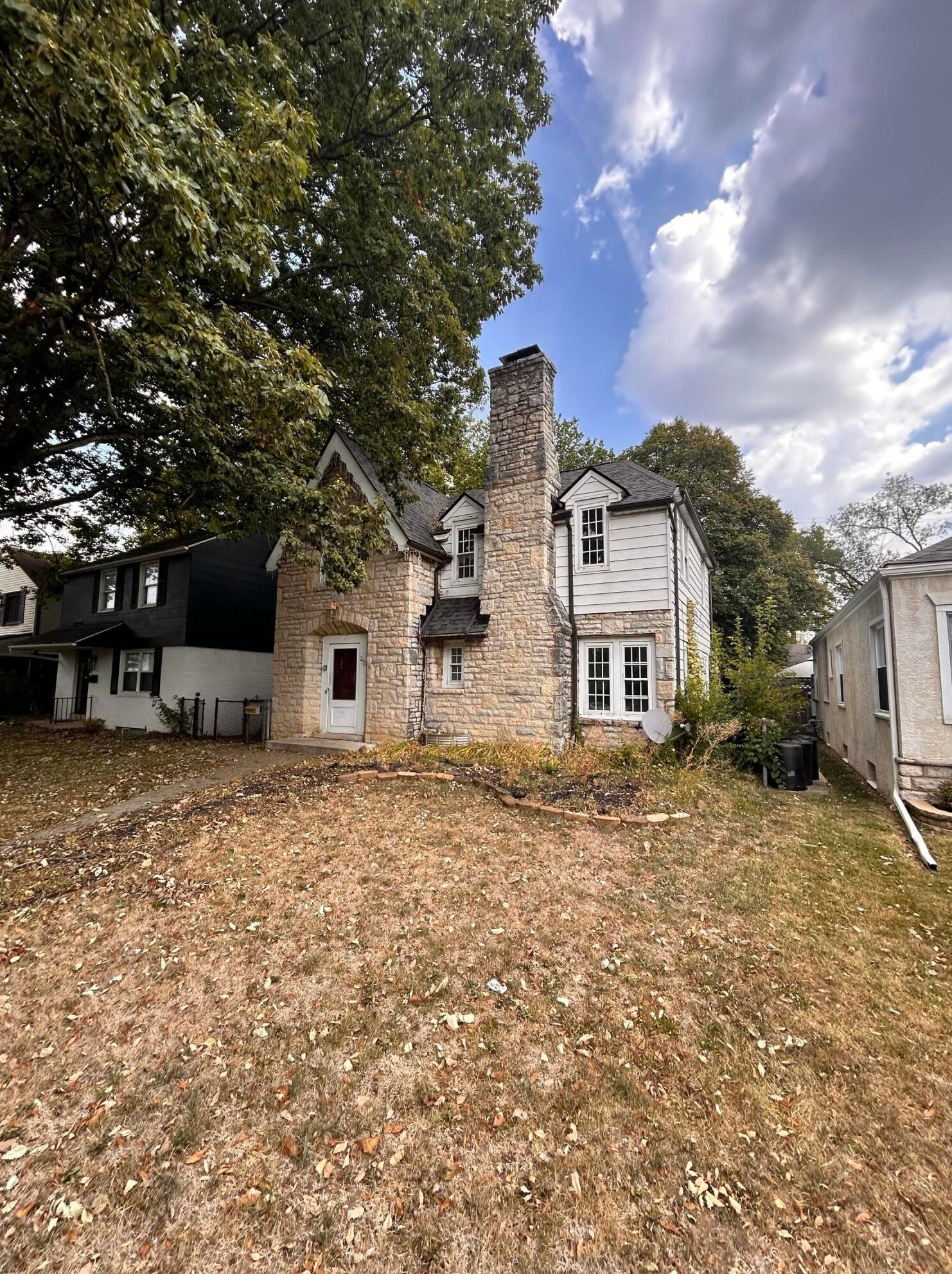 292 Roys Ave, Columbus, OH 43204-2635