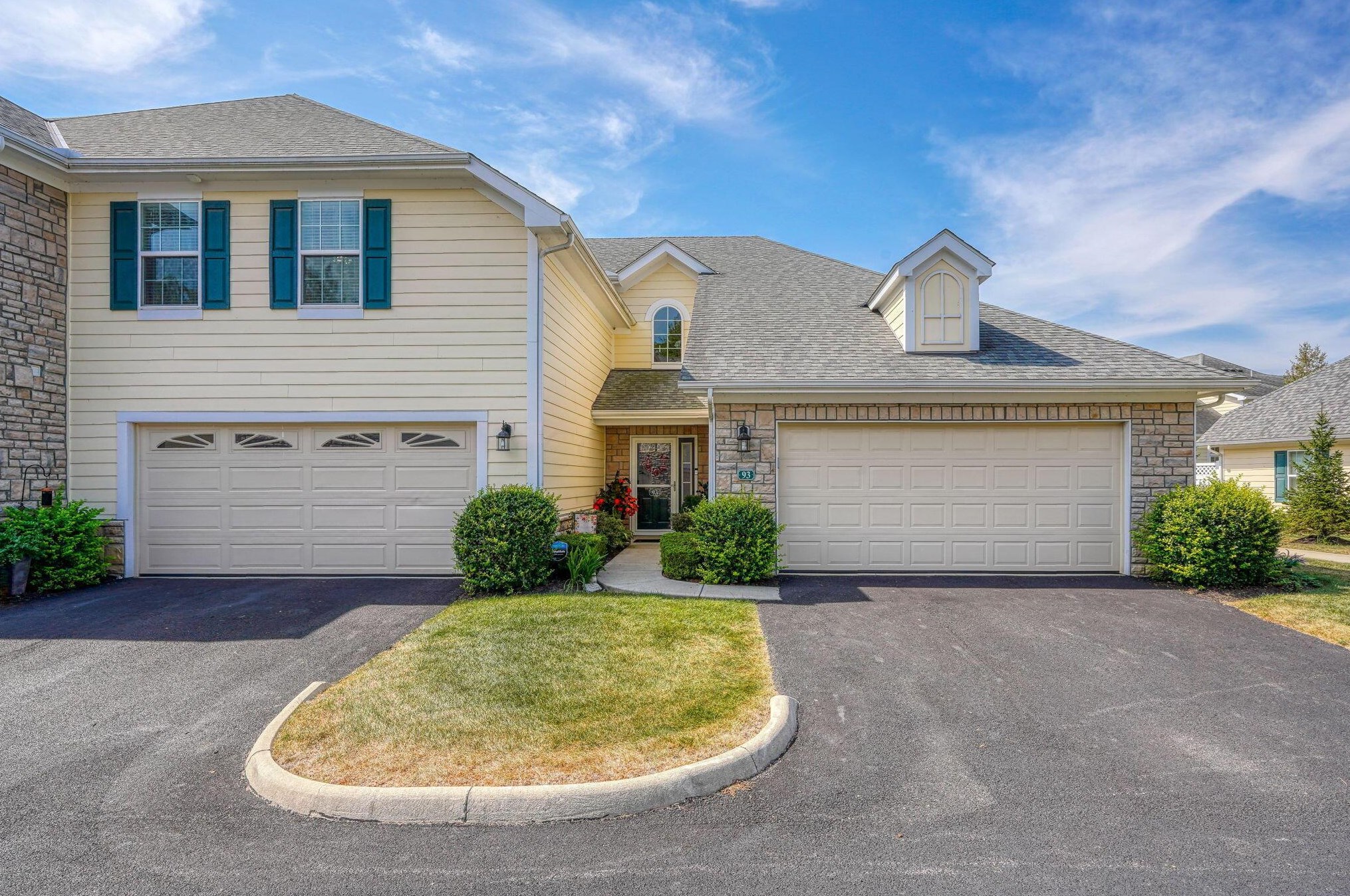 93 Lakes At Cheshire Dr, Delaware, OH 43015