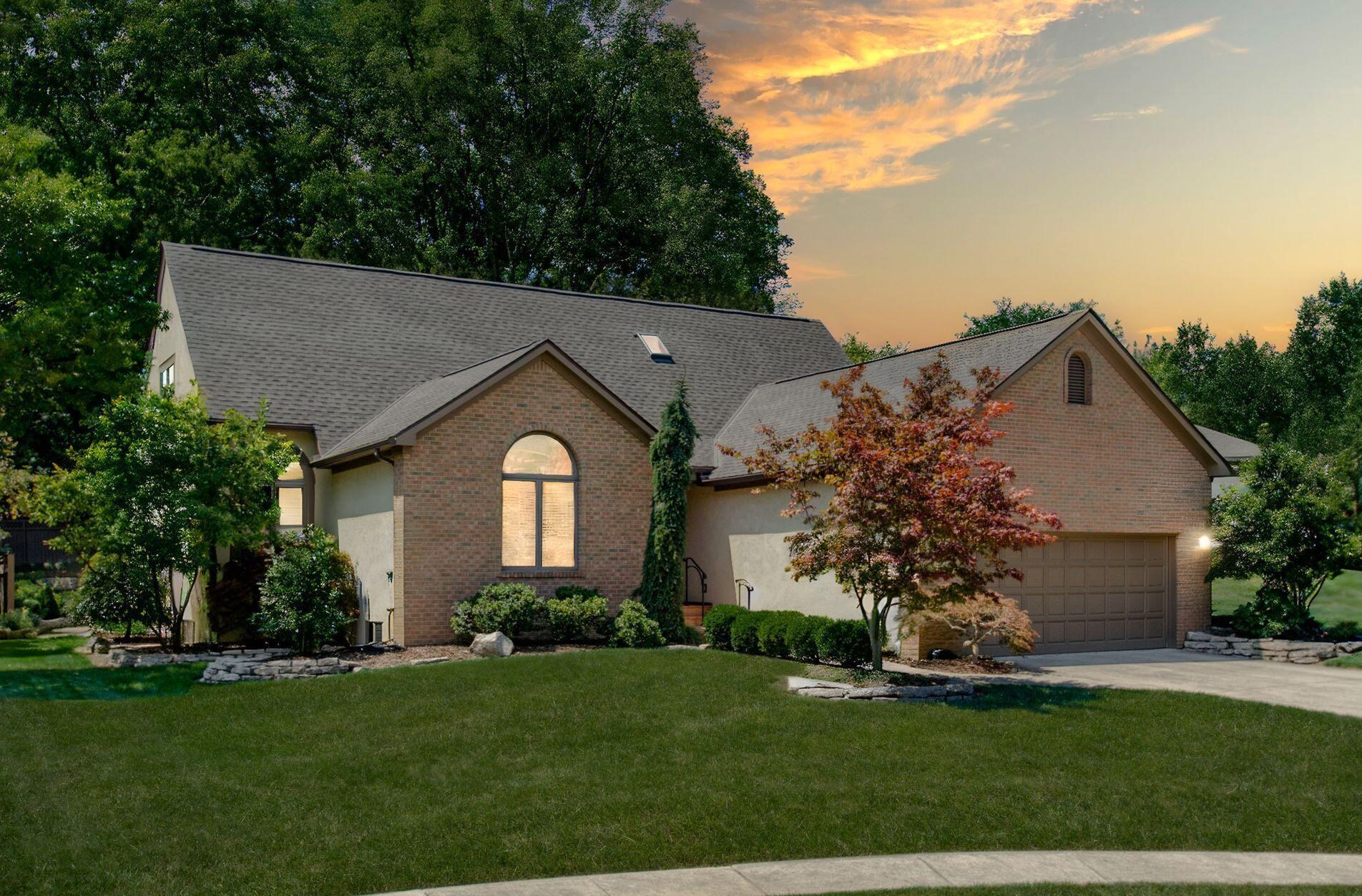 735 Nova Ct, Sharon Township, OH 43085