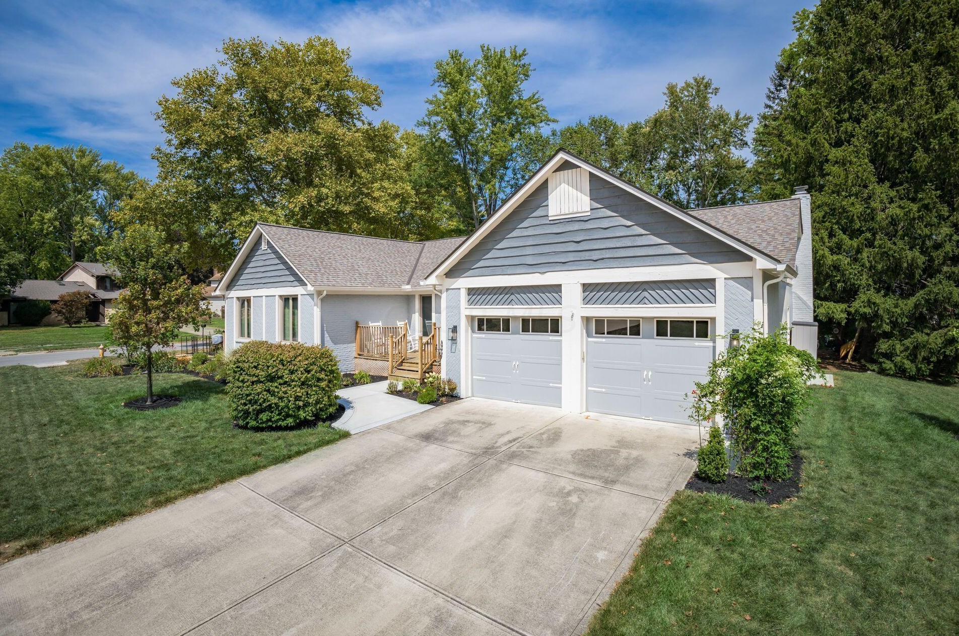 890 Angus Ct, Sharon Township, OH 43085