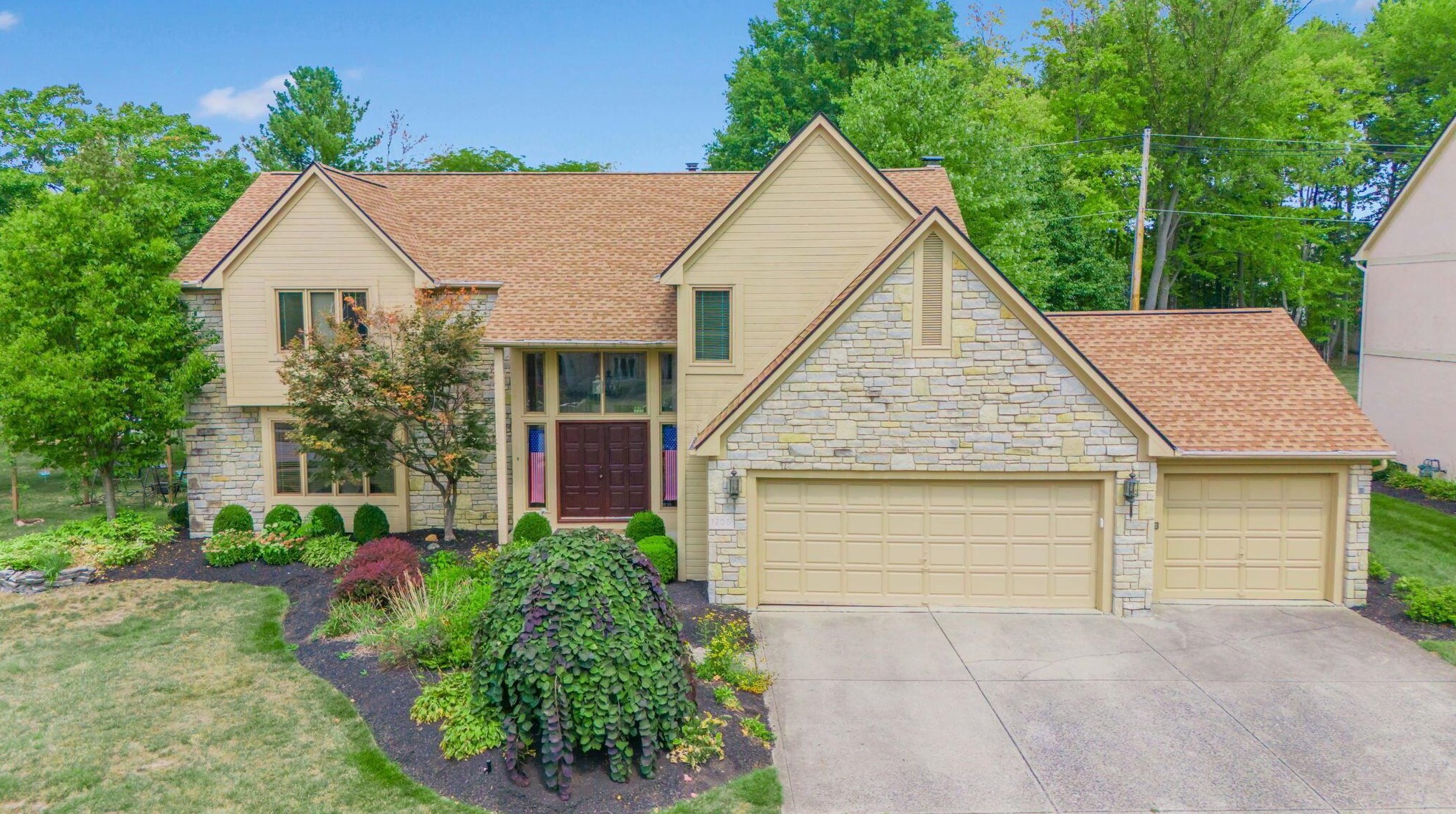 1208 3 Forks Dr N, Westerville, OH 43081